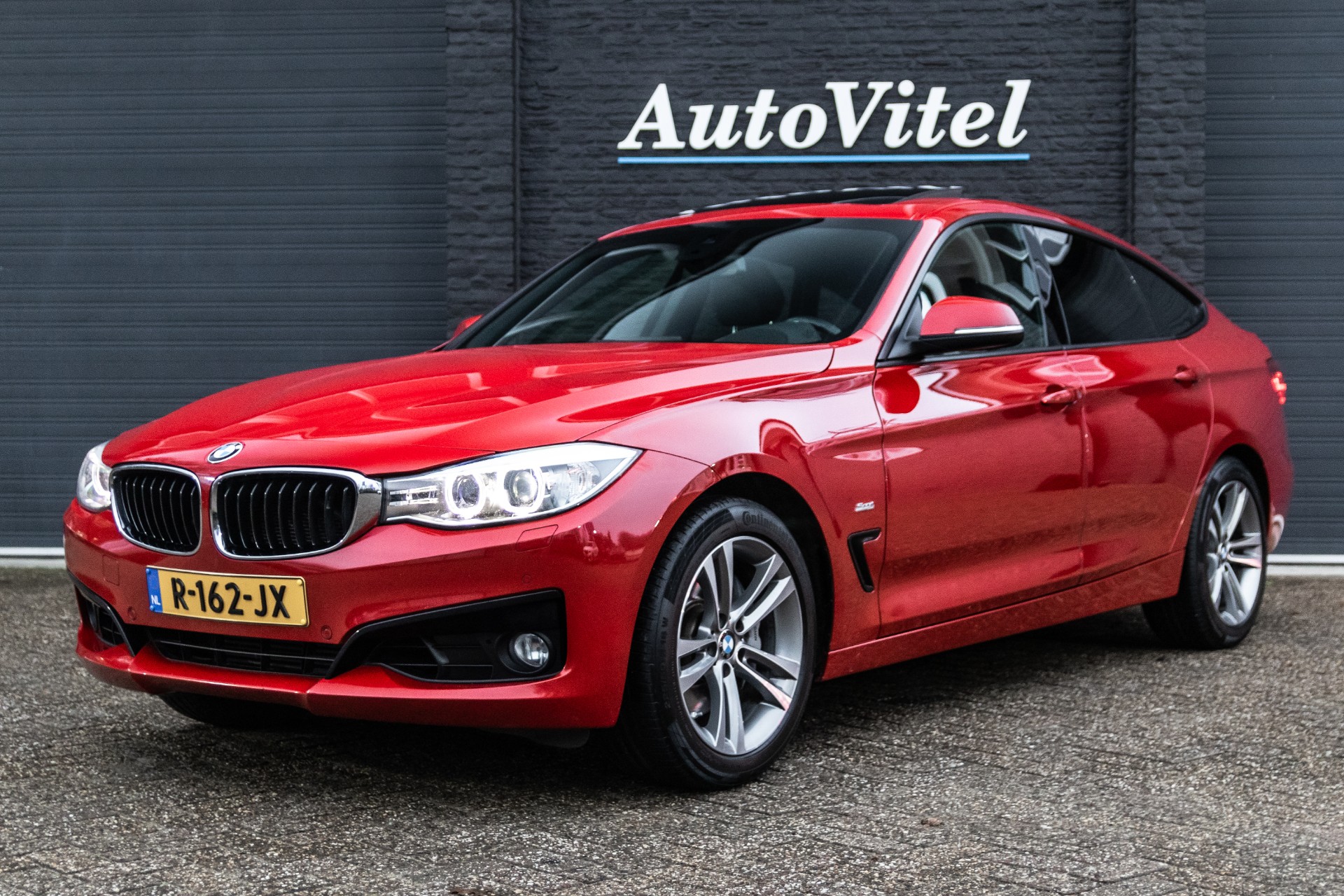 BMW 3-serie 335i xDrive 306PK GT High Executive | Panodak | Sportleder | Harman Kardon | Head-Up