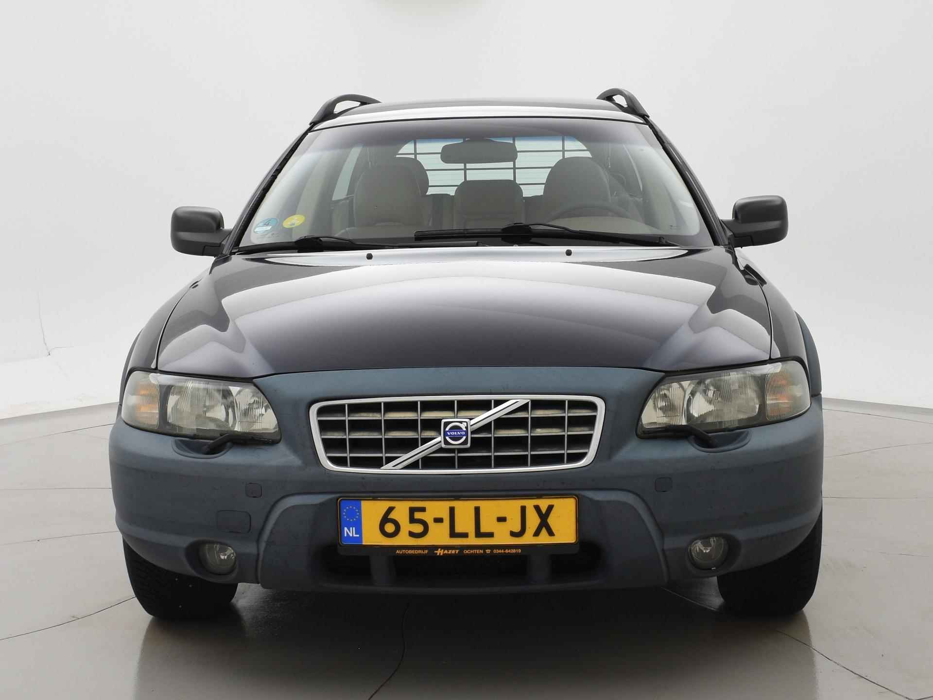 Volvo XC70 2.5 T 209 PK AUT. AWD + LEDER / TREKHAAK - 8/23