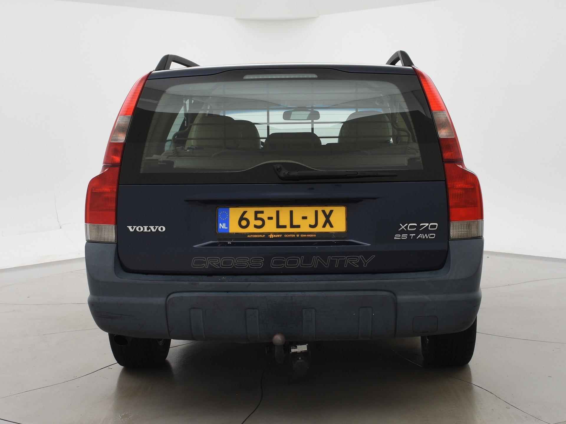 Volvo XC70 2.5 T 209 PK AUT. AWD + LEDER / TREKHAAK - 9/23