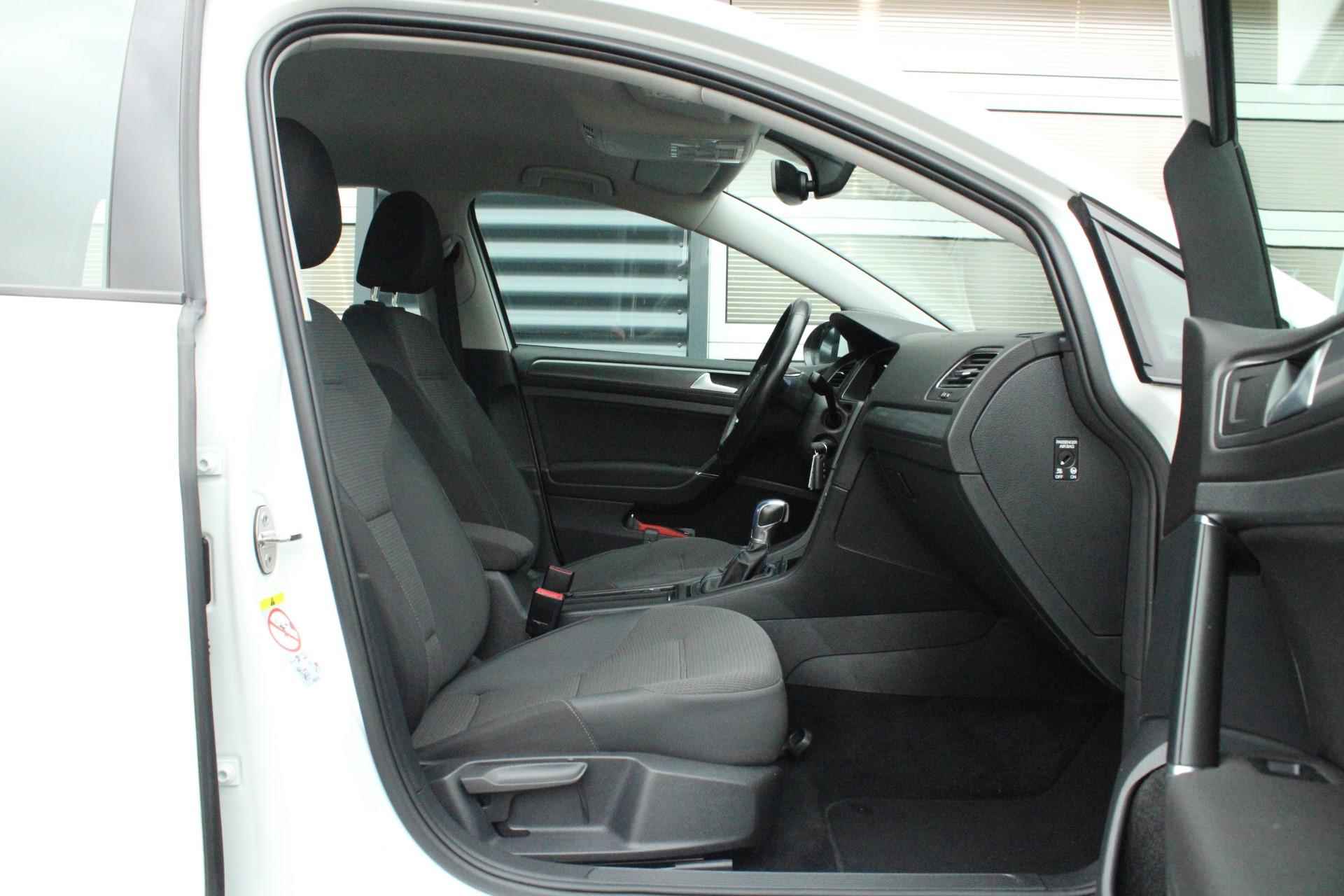 Volkswagen e-Golf 136pk Automaat 38kWh | Aviloo SoH 94% | Warmtepomp | DAB+ | Digital Cockpit - 34/49