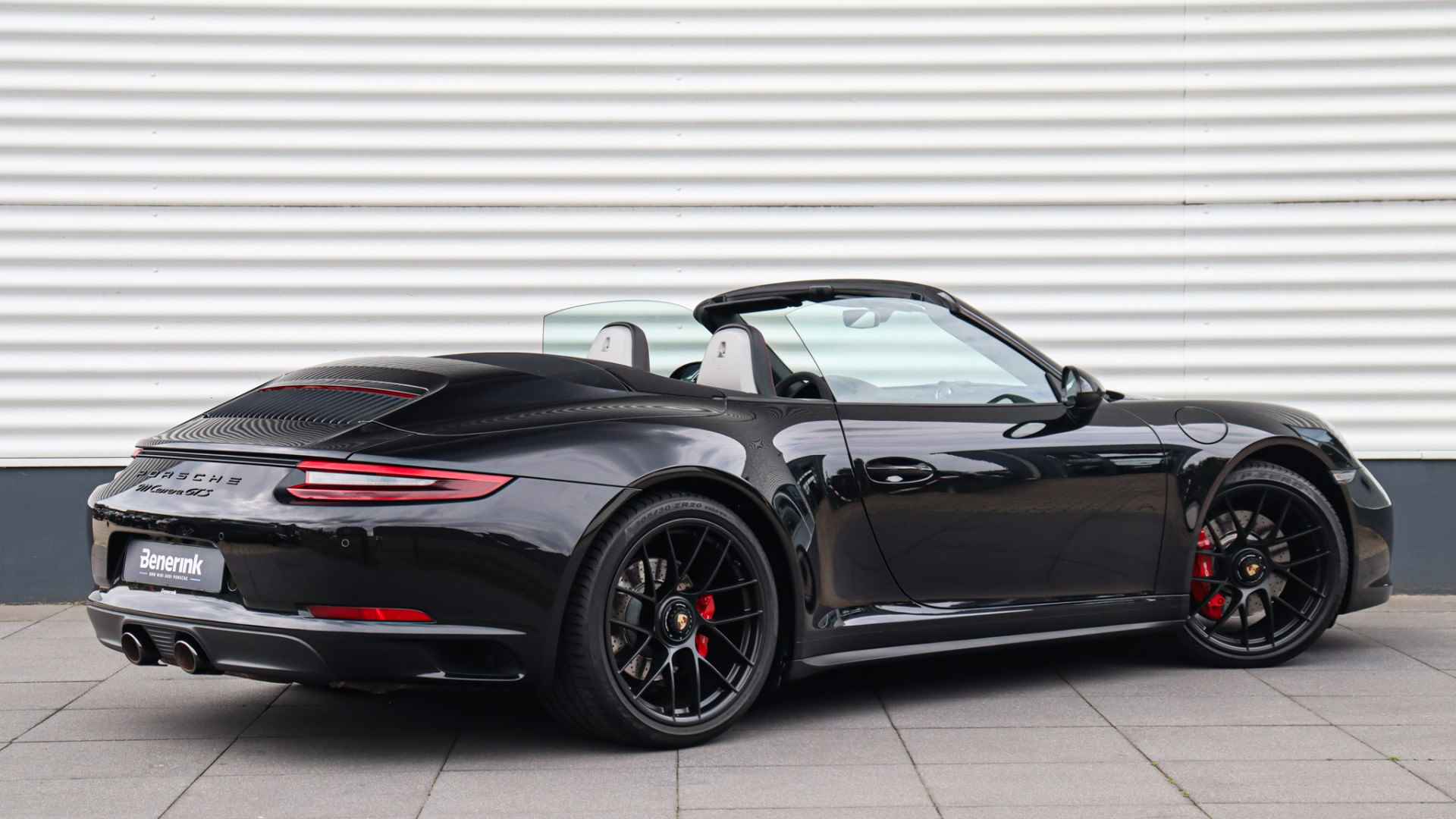 Porsche 911 Cabrio 3.0 Carrera GTS | BOSE Sound | Sportuitlaat | Achteruitrijcamera | GTS Interieurpakket karmijnrood - 3/35