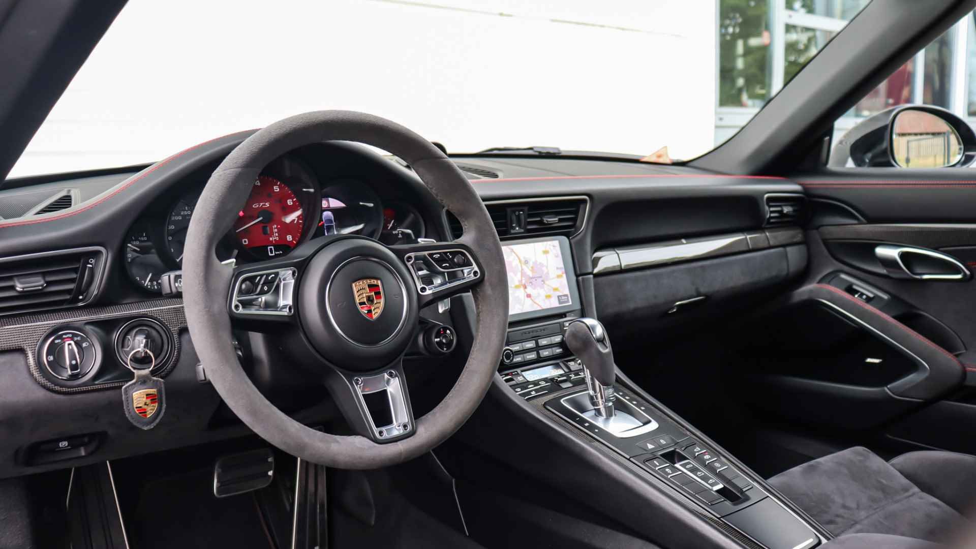 Porsche 911 Cabrio 3.0 Carrera GTS | BOSE Sound | Sportuitlaat | Achteruitrijcamera | GTS Interieurpakket karmijnrood - 6/35