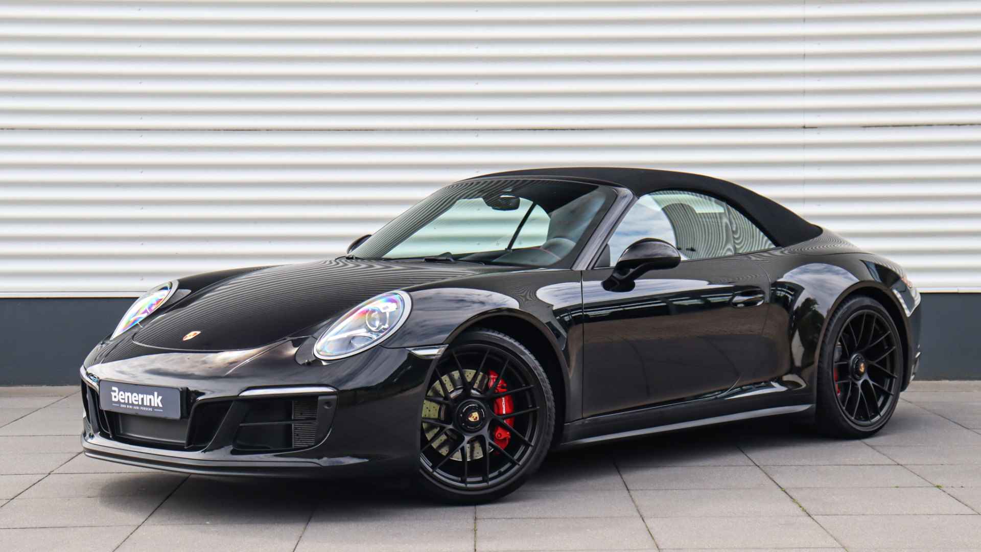 Porsche 911 Cabrio 3.0 Carrera GTS | BOSE Sound | Sportuitlaat | Achteruitrijcamera | GTS Interieurpakket karmijnrood - 33/35