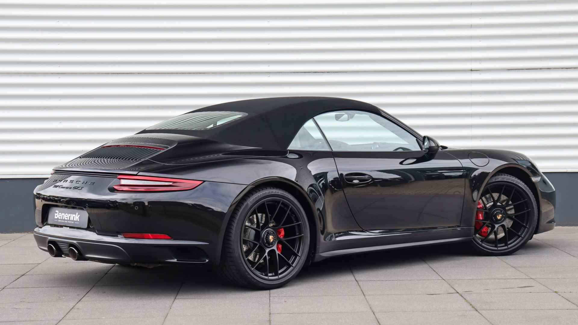 Porsche 911 Cabrio 3.0 Carrera GTS | BOSE Sound | Sportuitlaat | Achteruitrijcamera | GTS Interieurpakket karmijnrood - 35/35