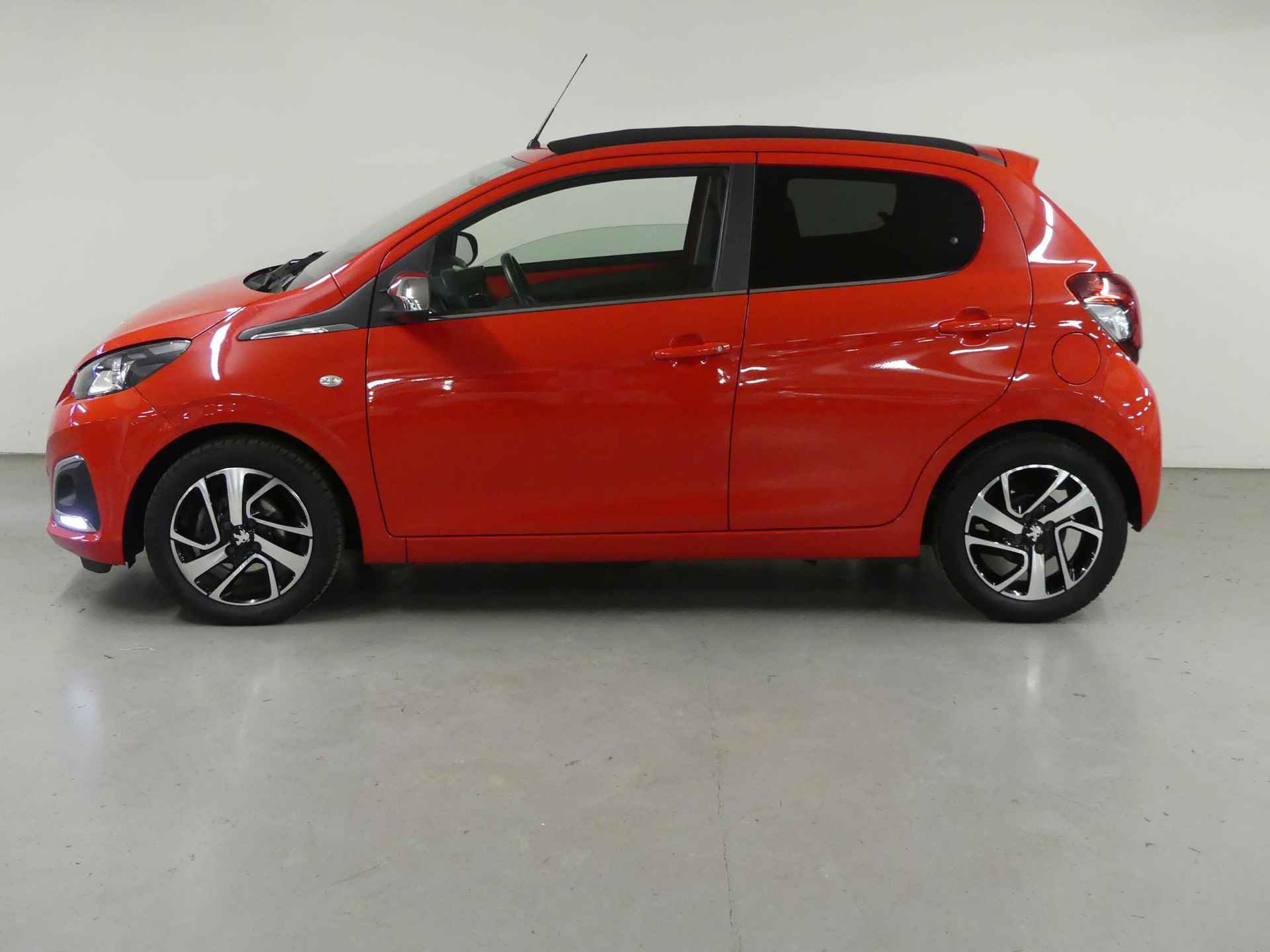 Peugeot 108 1.0 e-VTi Allure TOP!  | Vouwdak | Climate Control | Camera | Cruise Control | Apple Carplay/Android Auto| Lichtmetalen Velgen - 8/27