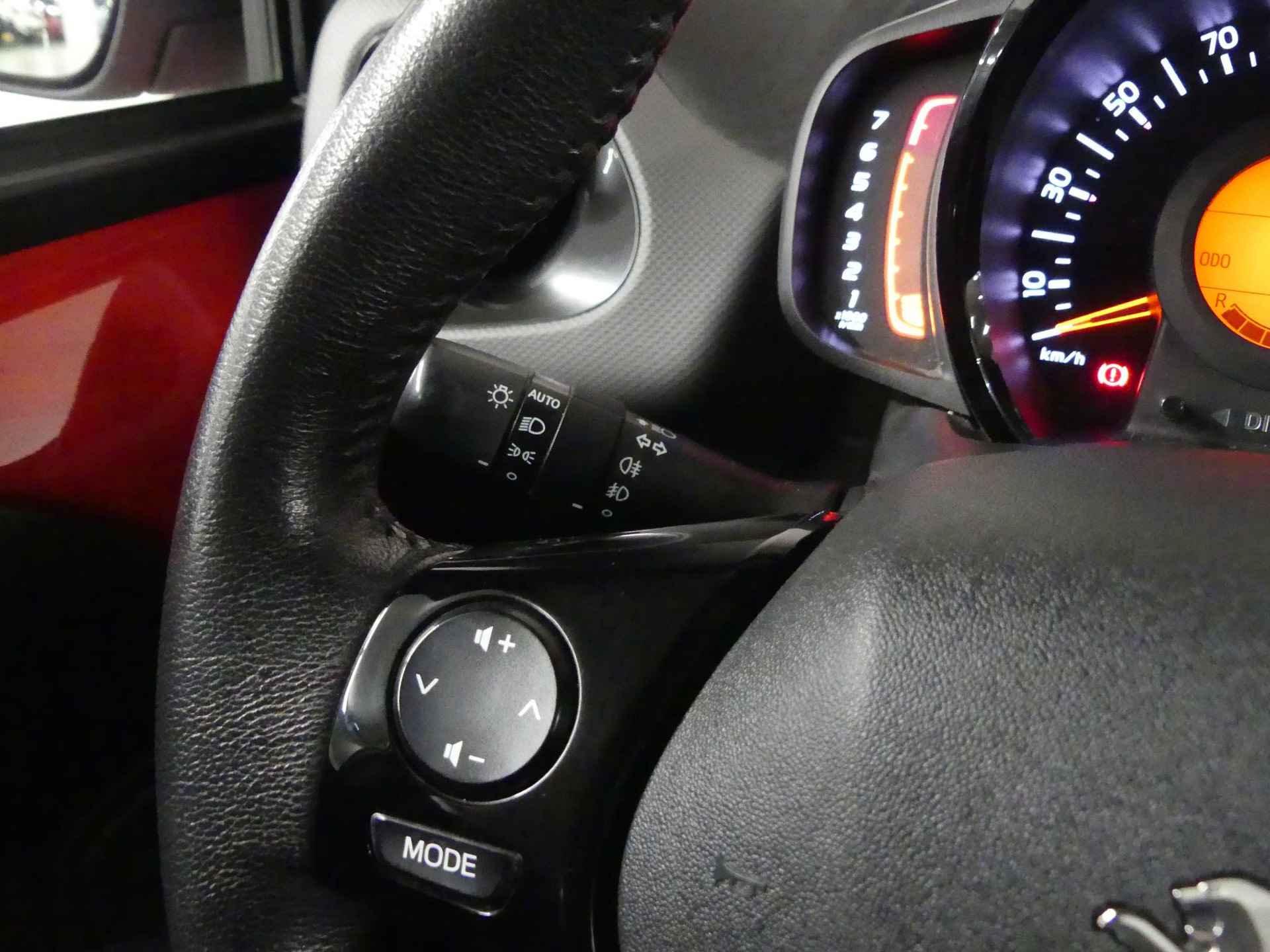 Peugeot 108 1.0 e-VTi Allure TOP!  | Vouwdak | Climate Control | Camera | Cruise Control | Apple Carplay/Android Auto| Lichtmetalen Velgen - 22/27