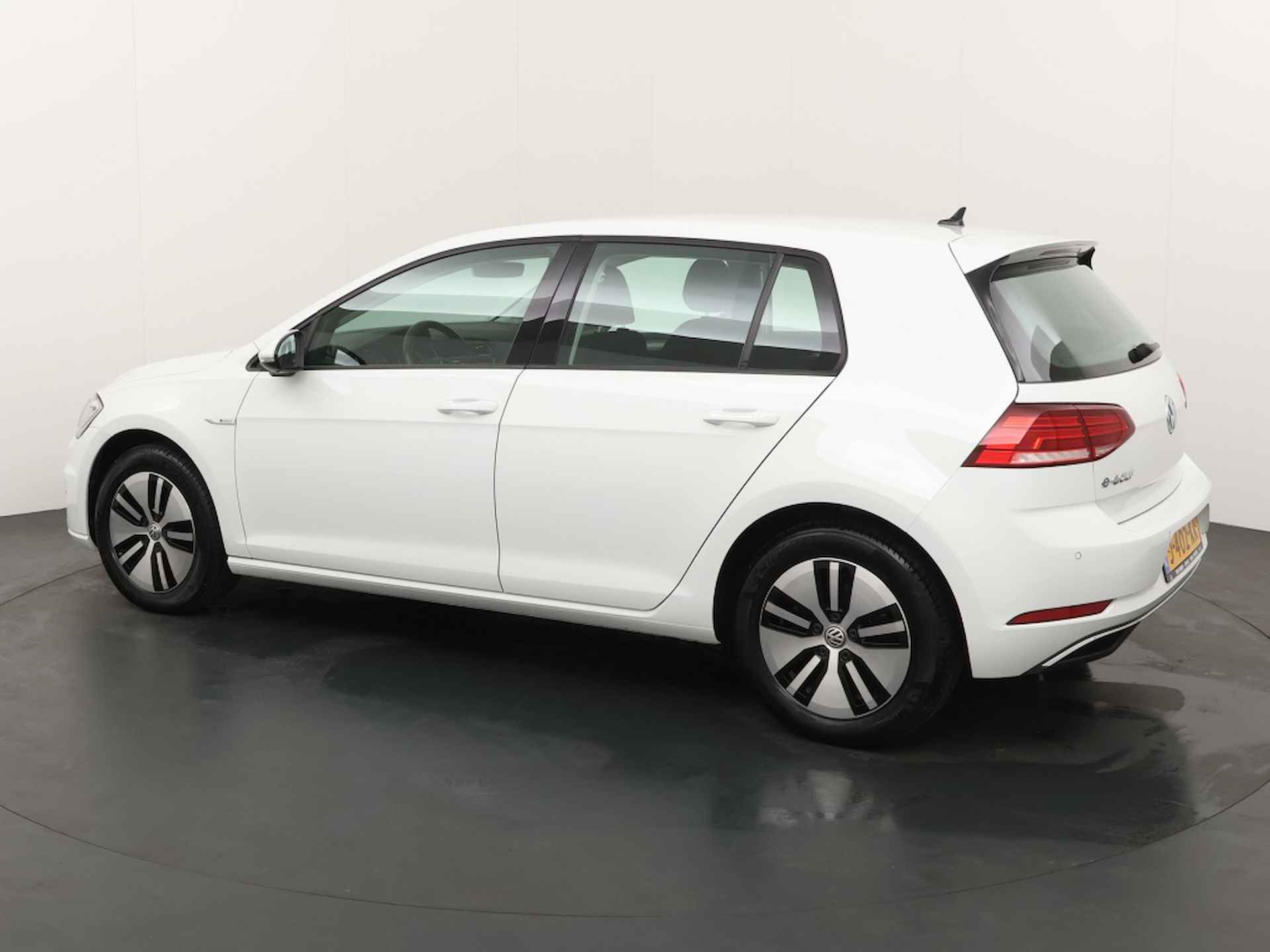 Volkswagen e-Golf E-DITION - 5/33