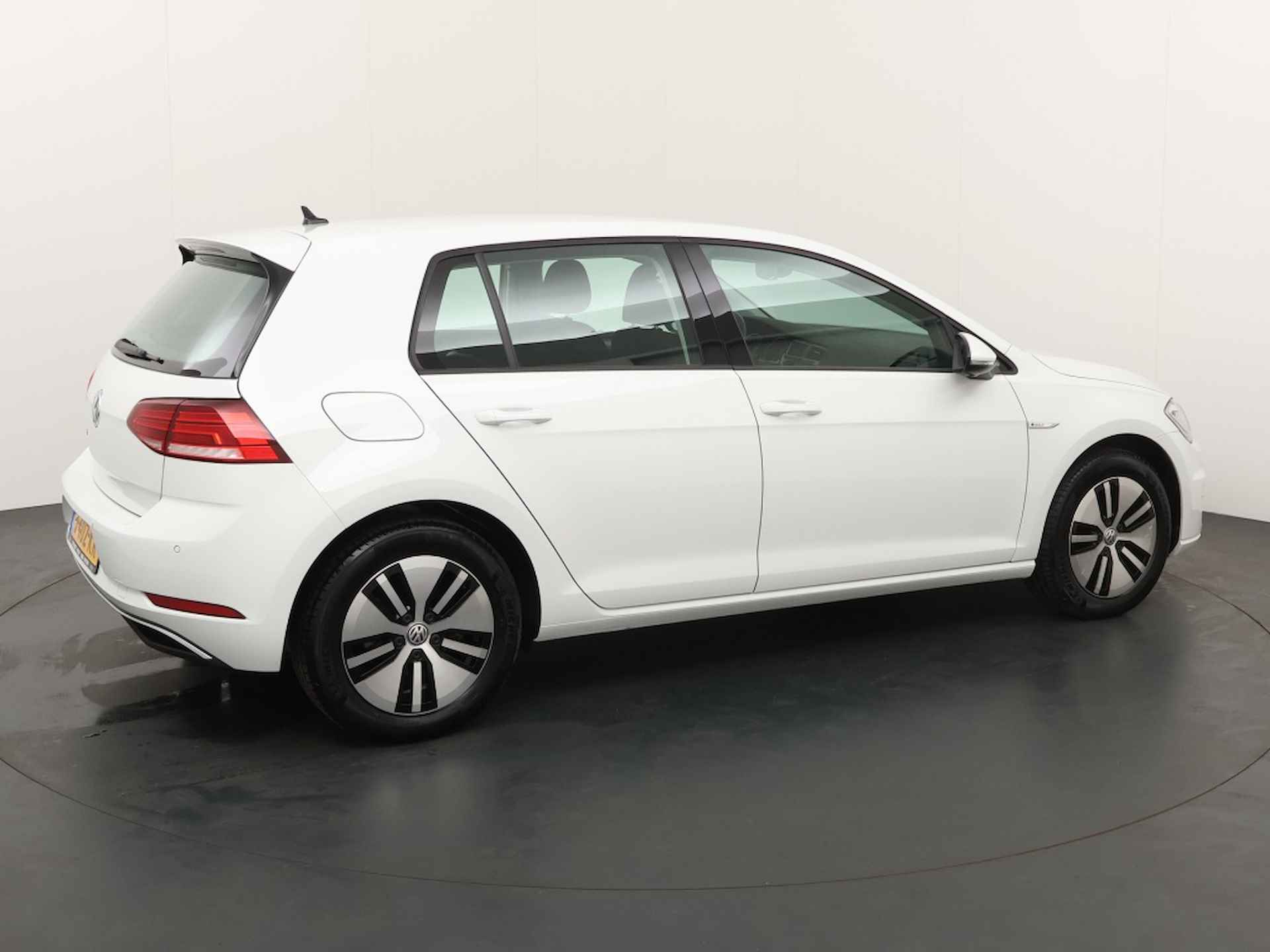 Volkswagen e-Golf E-DITION - 9/33