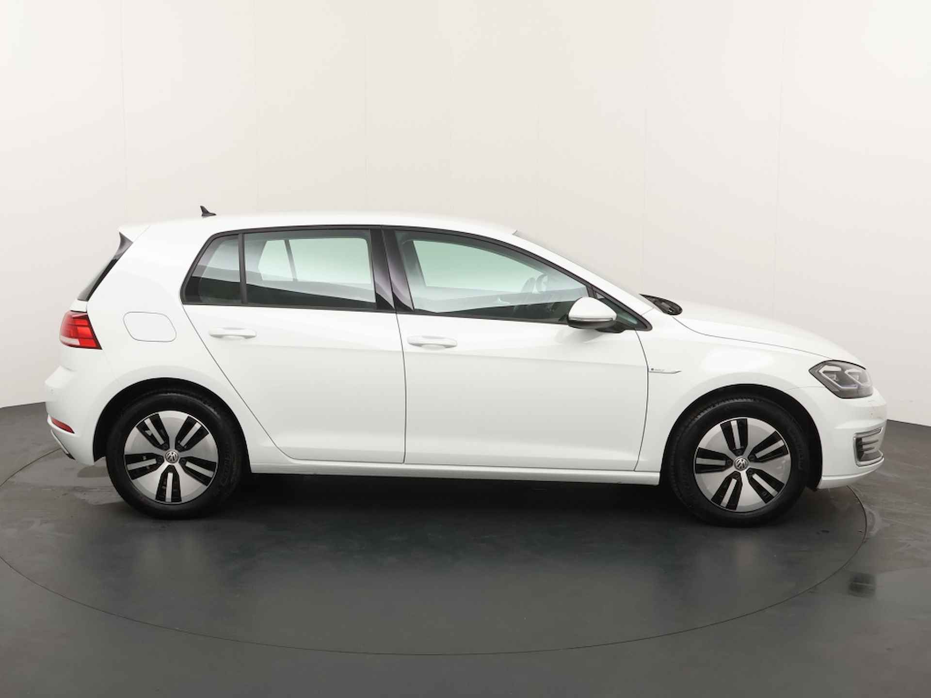 Volkswagen e-Golf E-DITION - 10/33