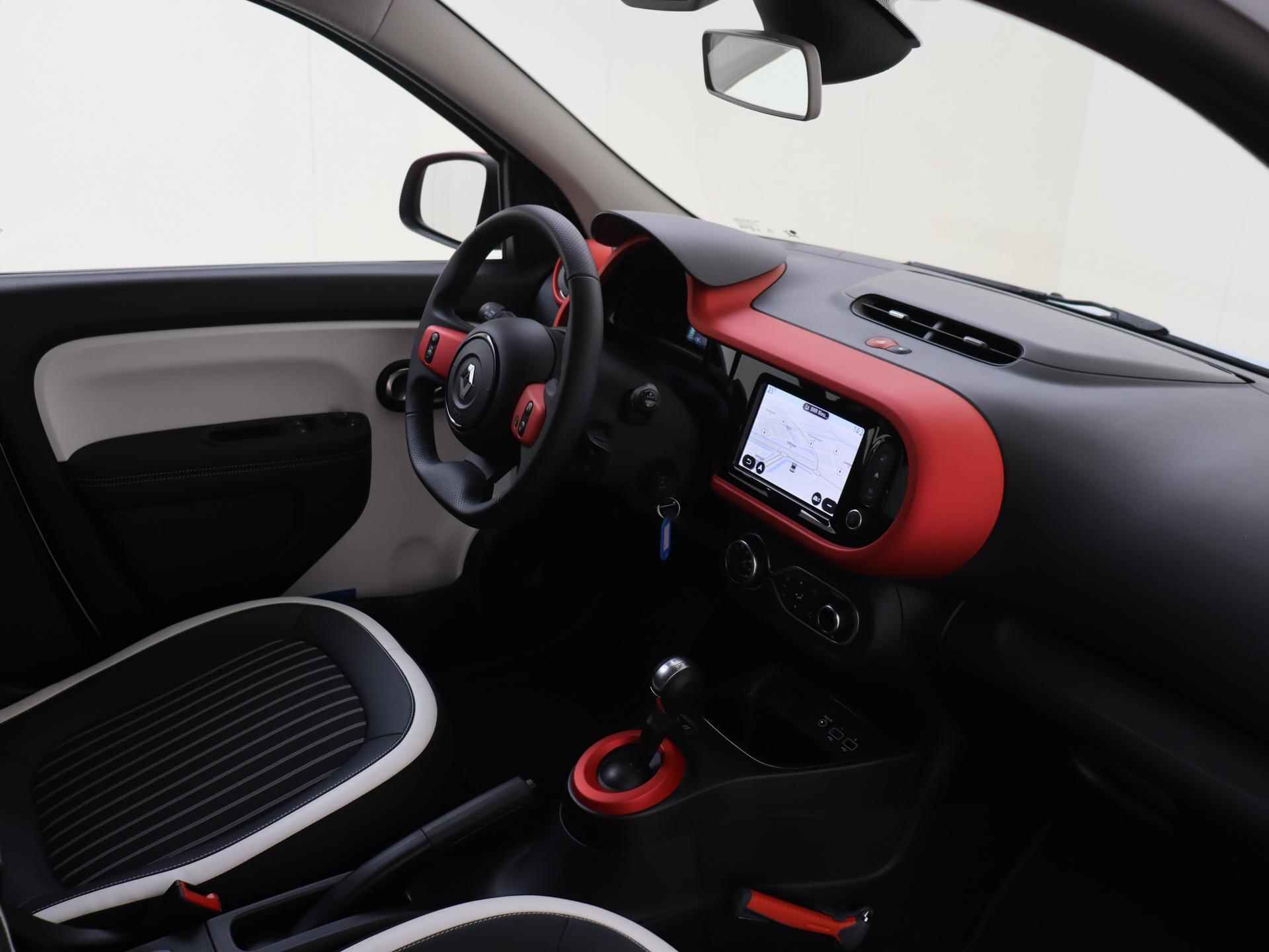 Renault Twingo Z.E. R80 E-Tech Techno 22 kWh | Carplay | Achteruitrijcamera | Navigatie | Lichtmetalen velgen 16" - 10/25