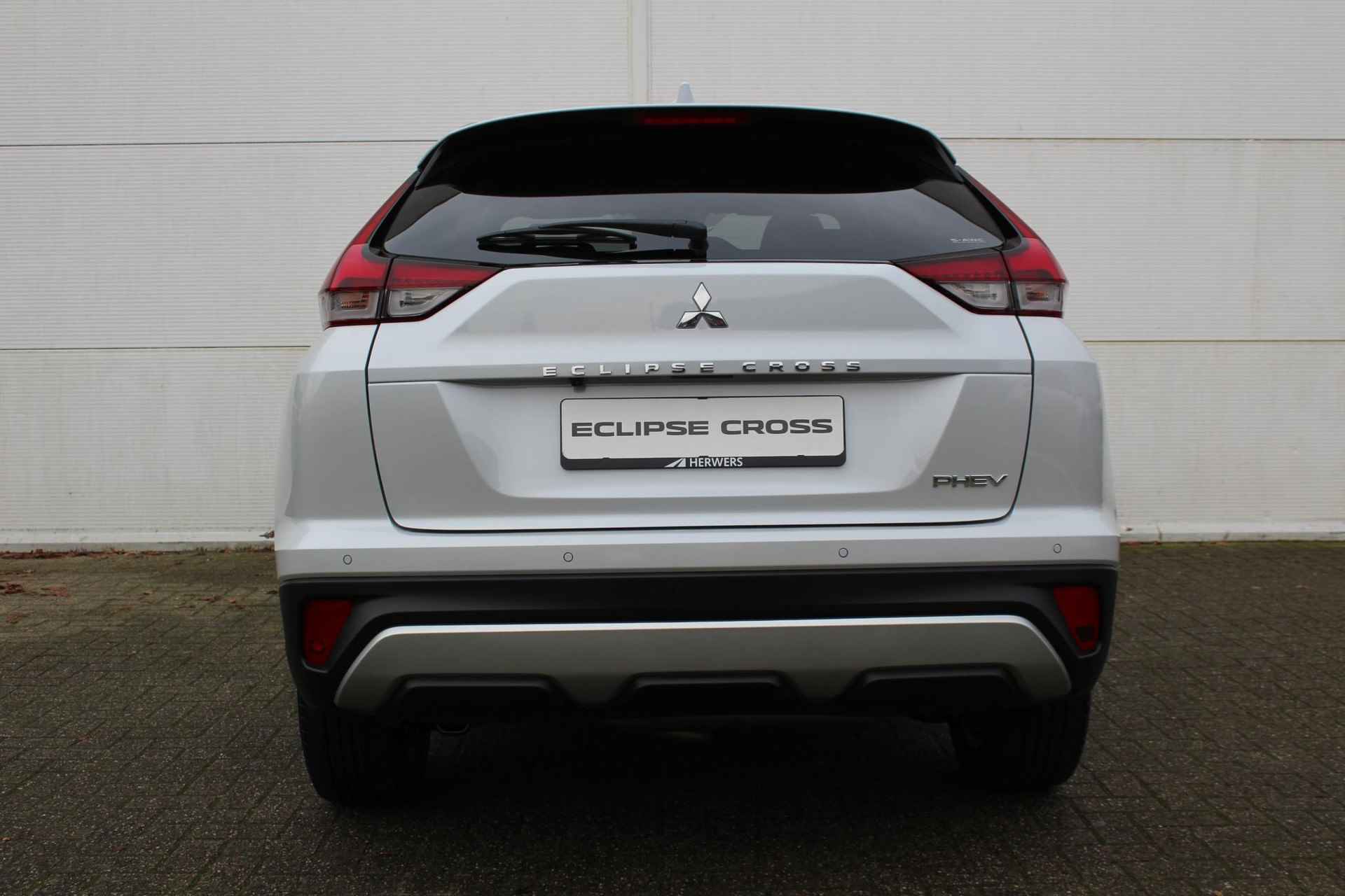 Mitsubishi Eclipse Cross 2.4 PHEV Intense+ / Korting € 8.000,- / Rijklaarprijs € 37.147,- / 50% Korting Trekhaak ACTIE / Direct Leverbaar / 8 Jaar Fabrieksgarantie / 1.500 KG Trekgewicht / - 30/42