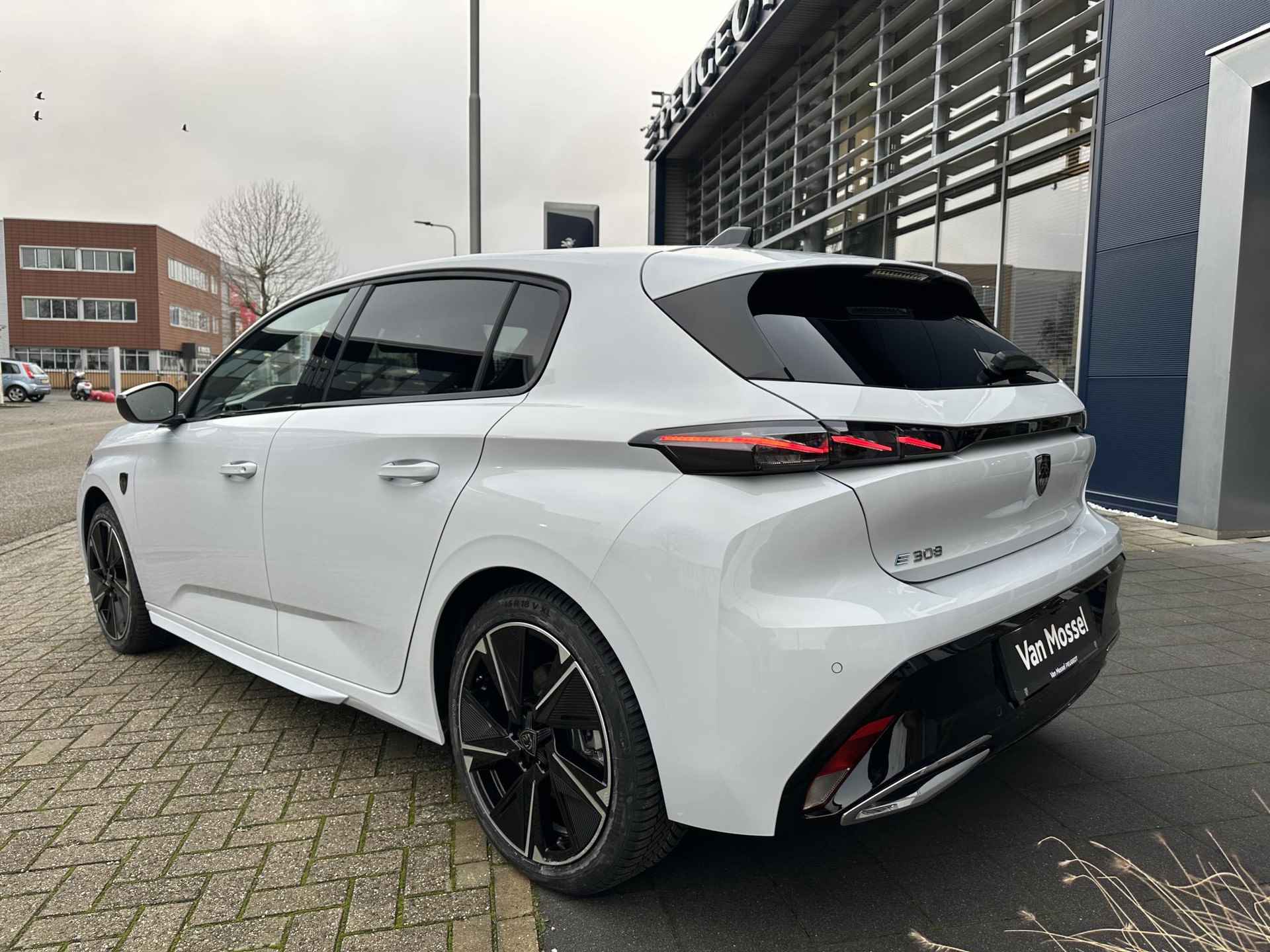 Peugeot e-308 EV GT First Edition 54 kWh - 9/41