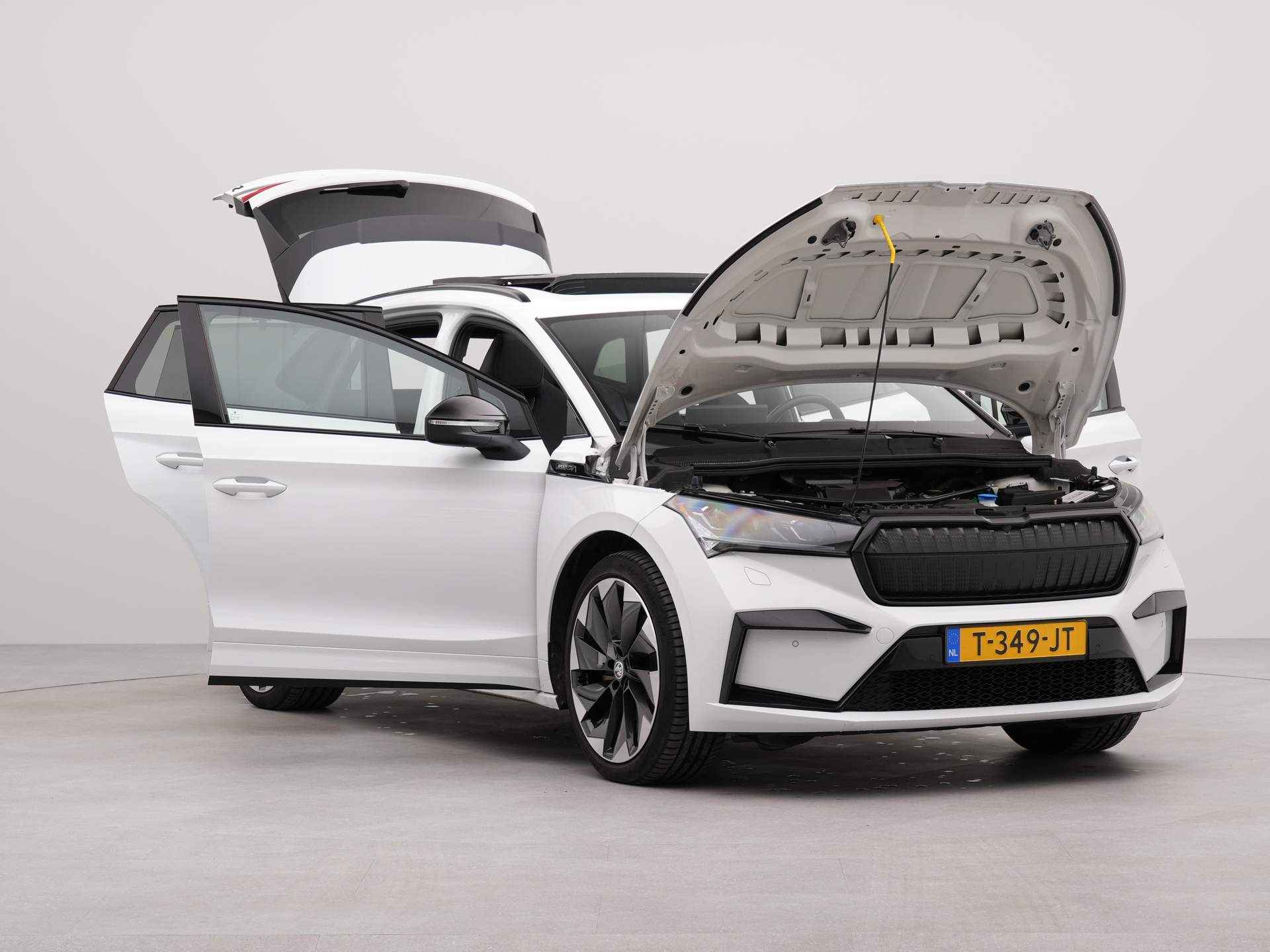 Škoda Enyaq iV 80 Sportline 150kW / 204pk automaat | Navigatie by App | Panoramisch schuif en kanteldak | LM velgen 21"| Zwenkbare trekhaak | Climatcontrol | Achteruitrijcamera | - 40/40