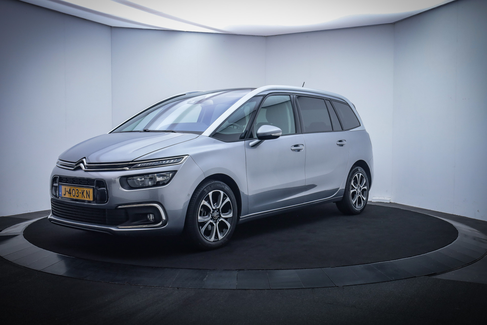 Citroën Grand C4 Spacetourer 1.2T 130Pk 7Pers SHINE CAMERA/CARPLAY/BLINDSPOT/NAVI/CLIMA/CRUISE/DAB/PDC V+A/LMV