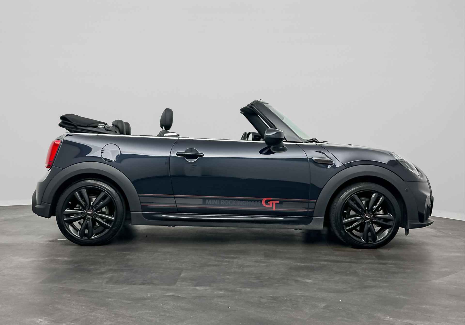 MINI Cabrio 1.5 Cooper Rockingham GT Edition | Adaptief onderstel | Stuurwielrand verwarmd | Buitenspiegels elektrisch inklapbaar | Comfort Access | 	John Cooper works Aerodynamic Kit | Achteruitrijcamera | Sportstoelen voor | Elektrisc - 7/24