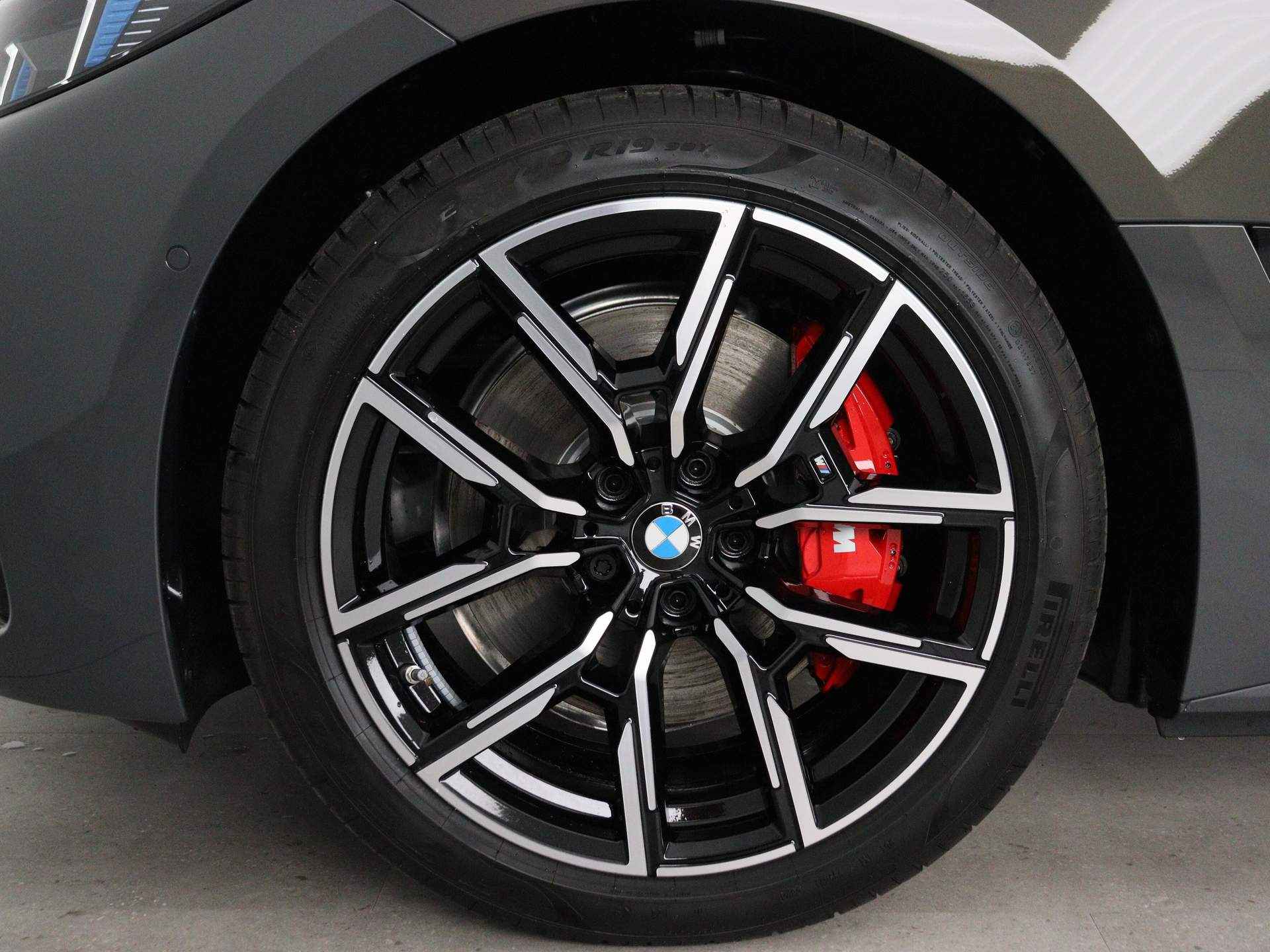 BMW i4 eDrive35 M Sport Edition M Sportpakket Pro - 20/26