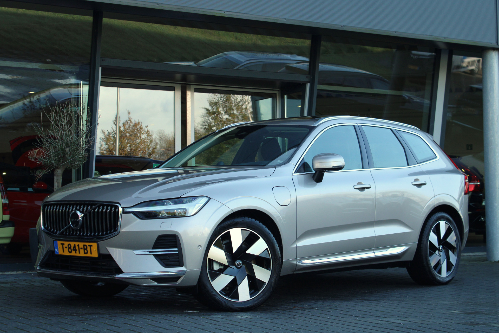 Volvo XC60 T6 AWD Ultimate Bright | Luchtvering | 360° Camera | Bowers & Wilkins | Massage | Ventilatie | Head-up Display | Panoramadak | T