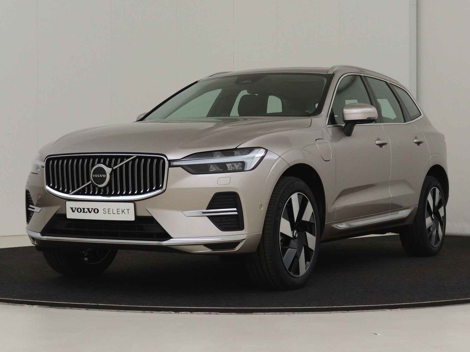 Volvo XC60 T6 AWD Ultimate Bright | Luchtvering | 360° Camera | Bowers & Wilkins | Massage | Ventilatie | Head-up Display | Panoramadak | T - 3/17