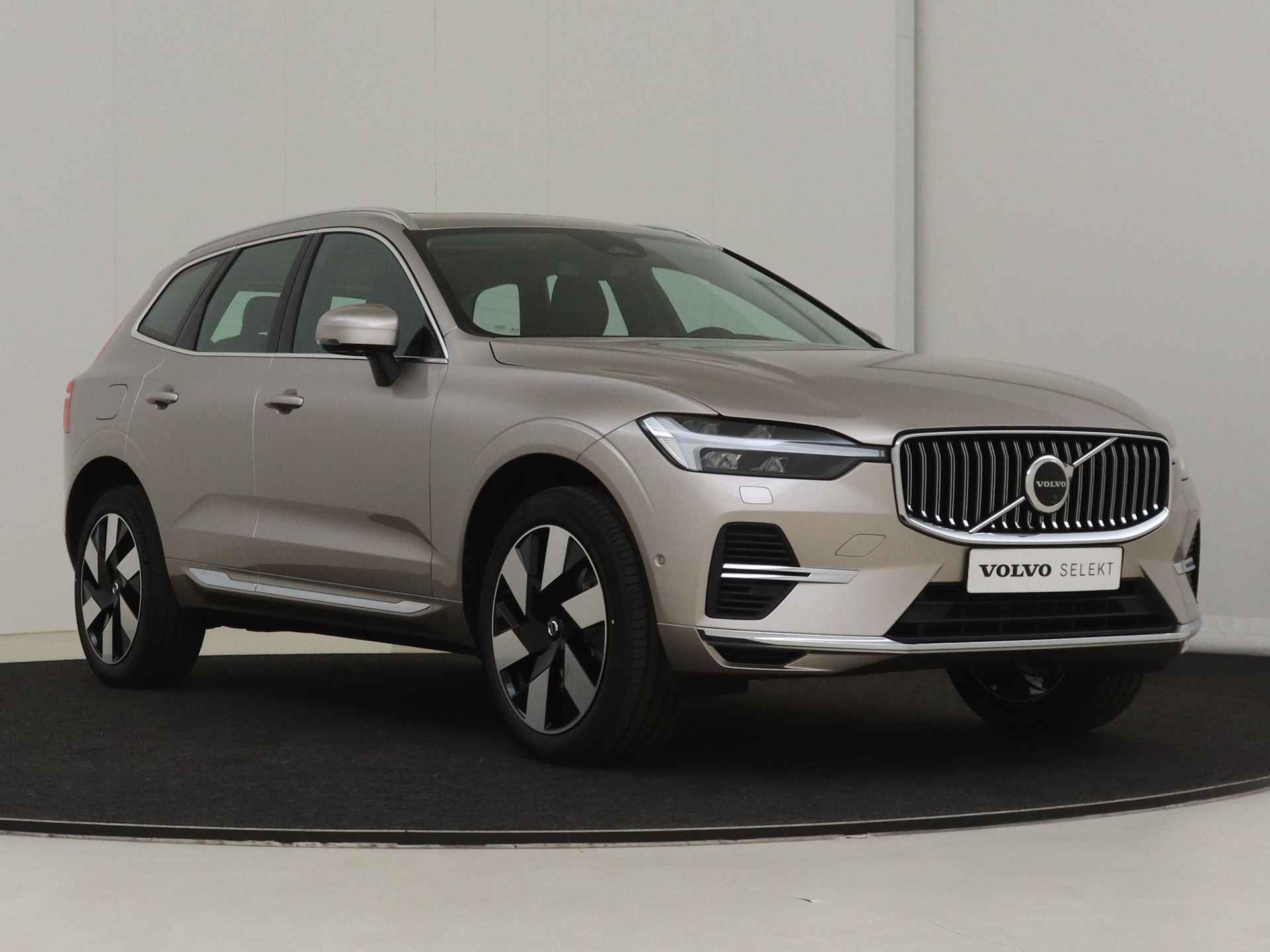 Volvo XC60 T6 AWD Ultimate Bright | Luchtvering | 360° Camera | Bowers & Wilkins | Massage | Ventilatie | Head-up Display | Panoramadak | T - 9/17