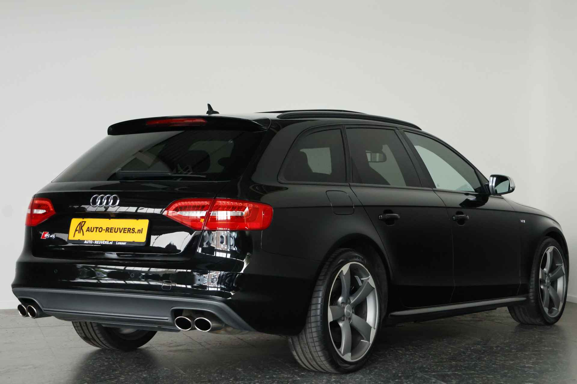 Audi S4 Avant 3.0 TFSI quattro Navi / Leder / B&O / Adaptive Cruise / Panorama - 2/37