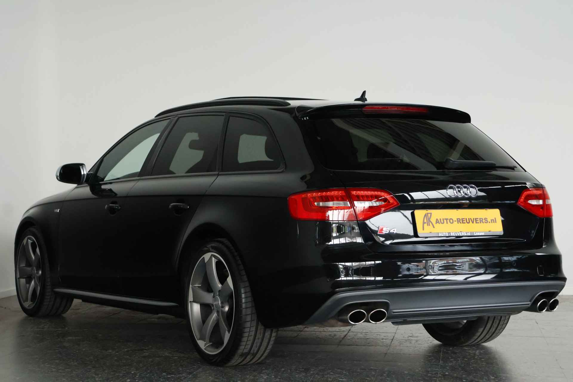 Audi S4 Avant 3.0 TFSI quattro Navi / Leder / B&O / Adaptive Cruise / Panorama - 6/37