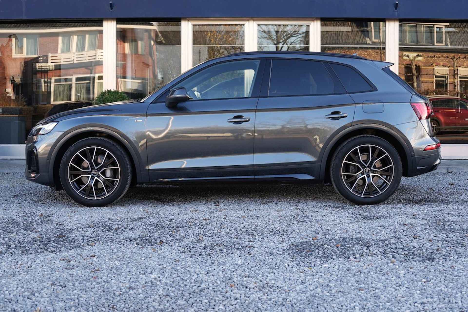 AUDI Q5 55 TFSI E S EDITION - 8/44