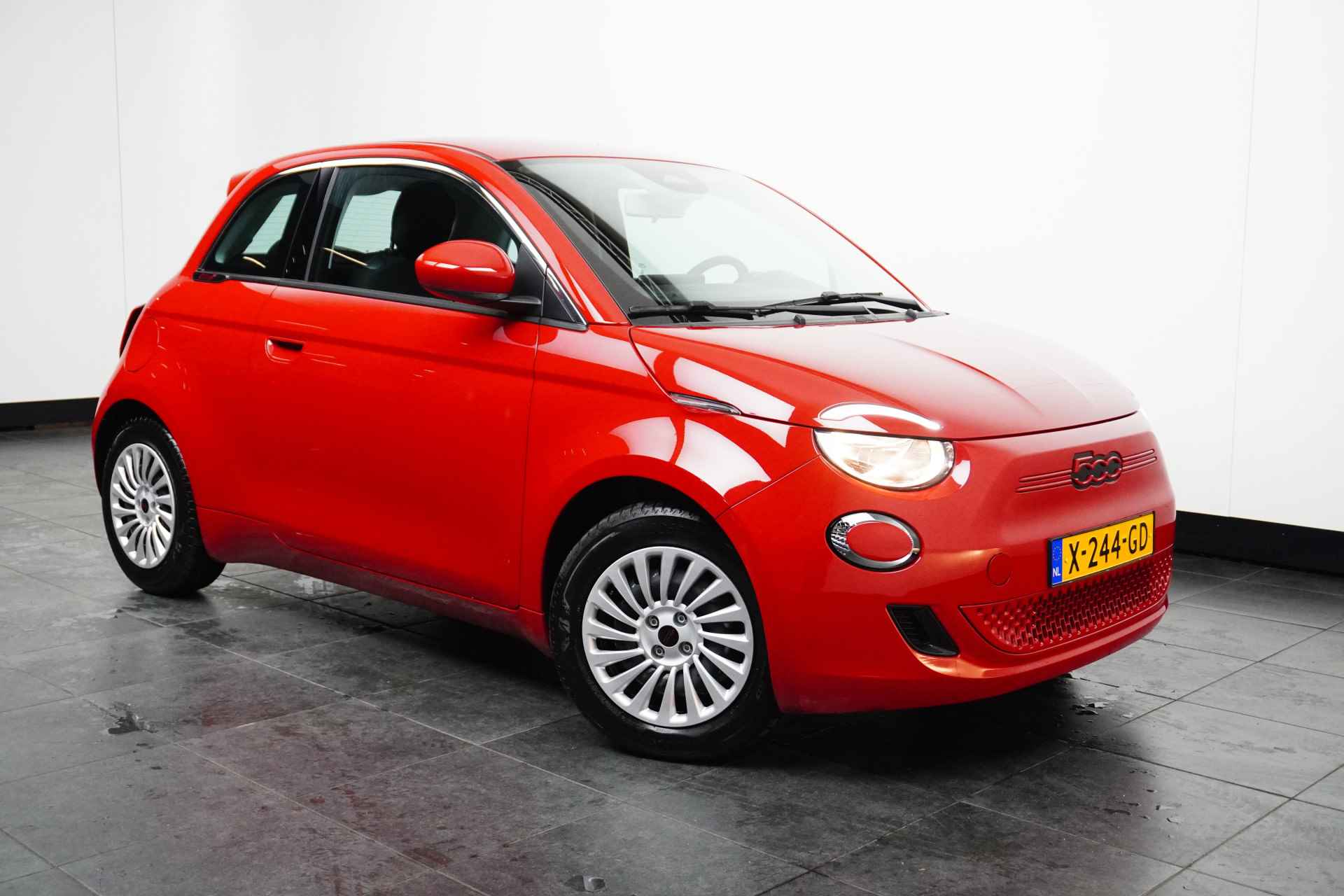 Fiat 500 RED 24 kWh 3 Fase | Navigatie by App | Cruise Control | Airco | Keyless-Start | !! - 4/32