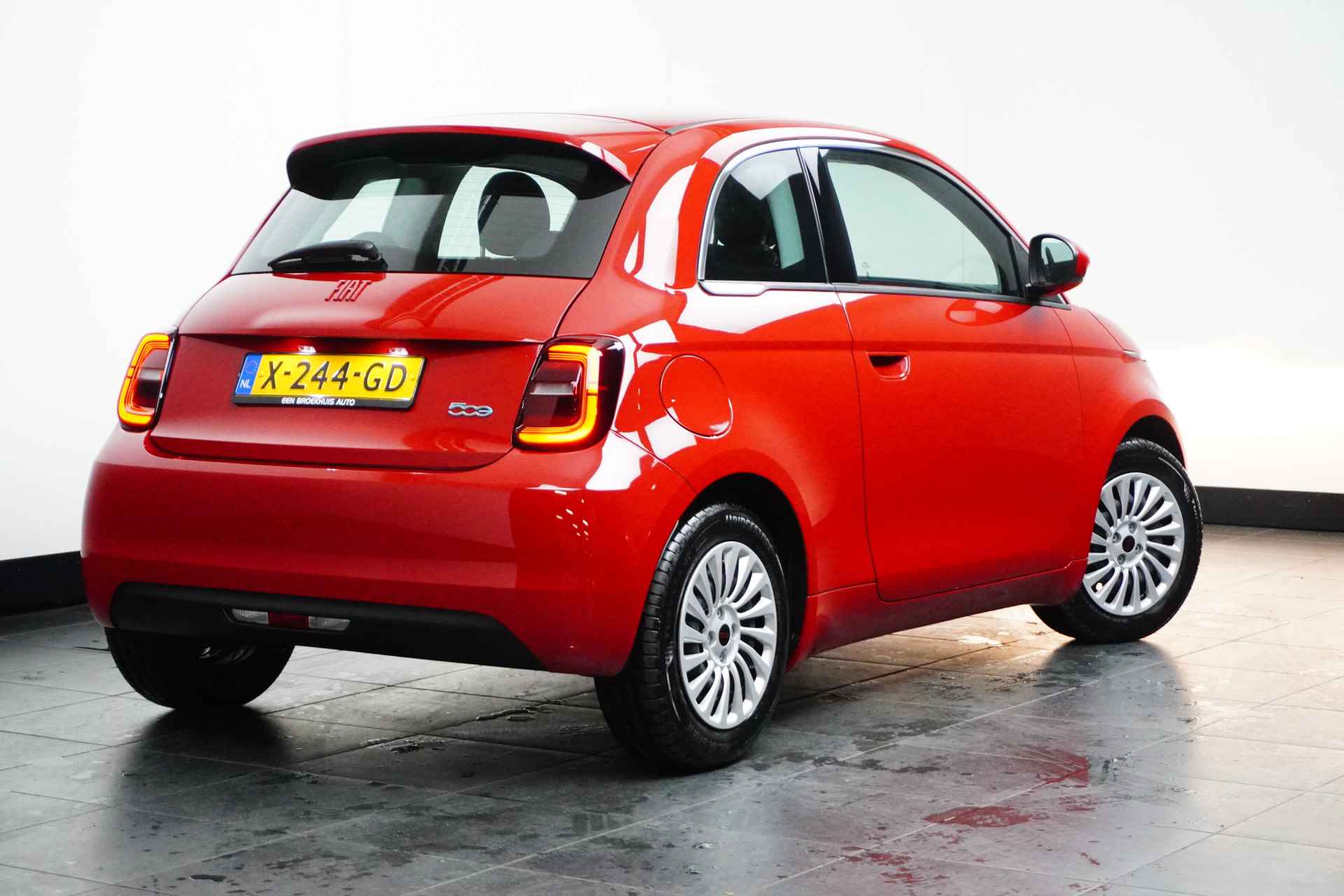 Fiat 500 RED 24 kWh 3 Fase | Navigatie by App | Cruise Control | Airco | Keyless-Start | !! - 5/32