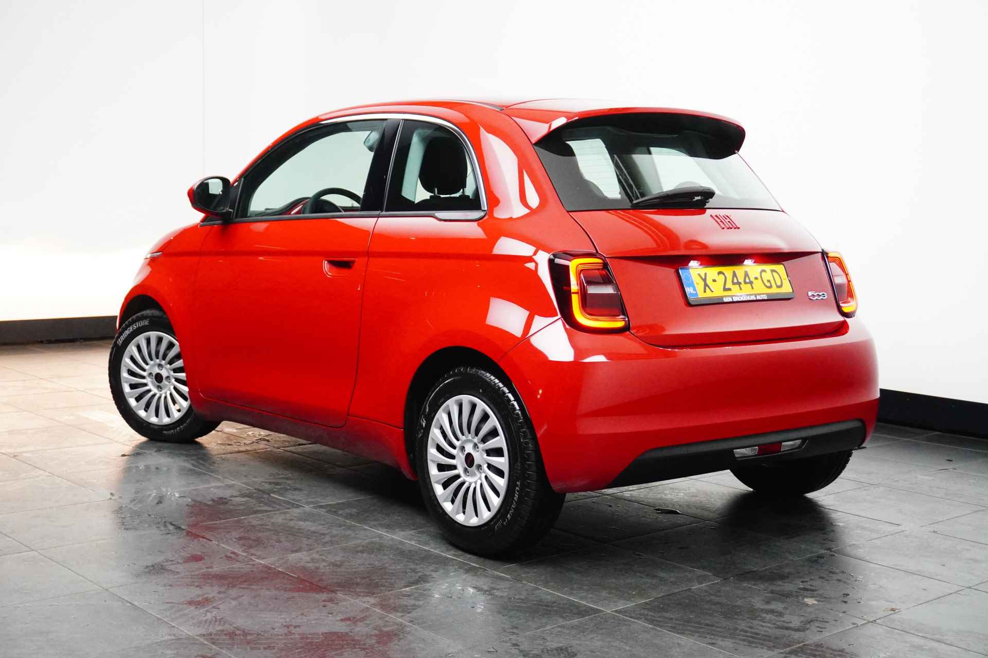 Fiat 500 RED 24 kWh 3 Fase | Navigatie by App | Cruise Control | Airco | Keyless-Start | !! - 6/32