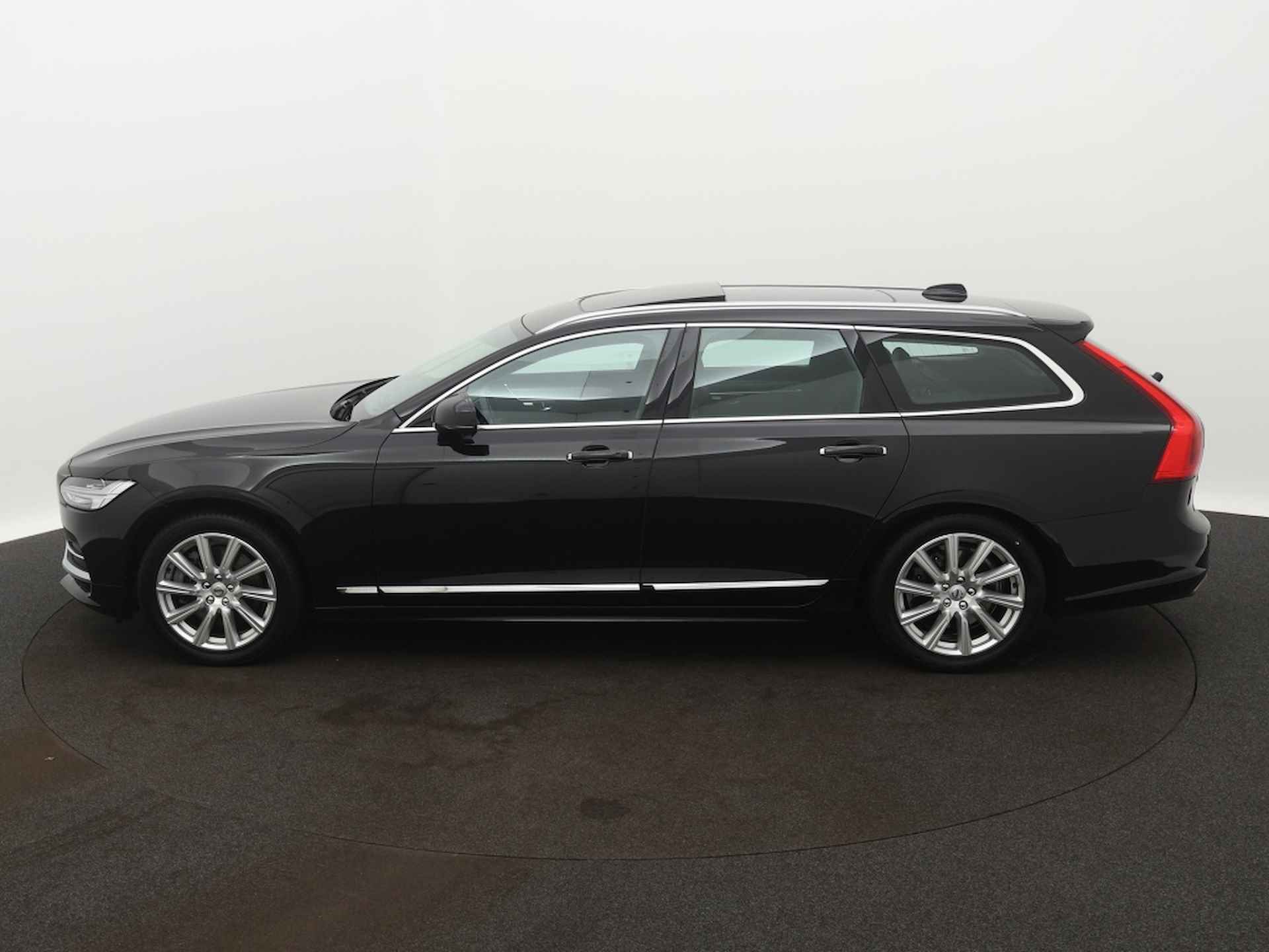 Volvo V90 2.0 T4 Business Luxury + - 2/41