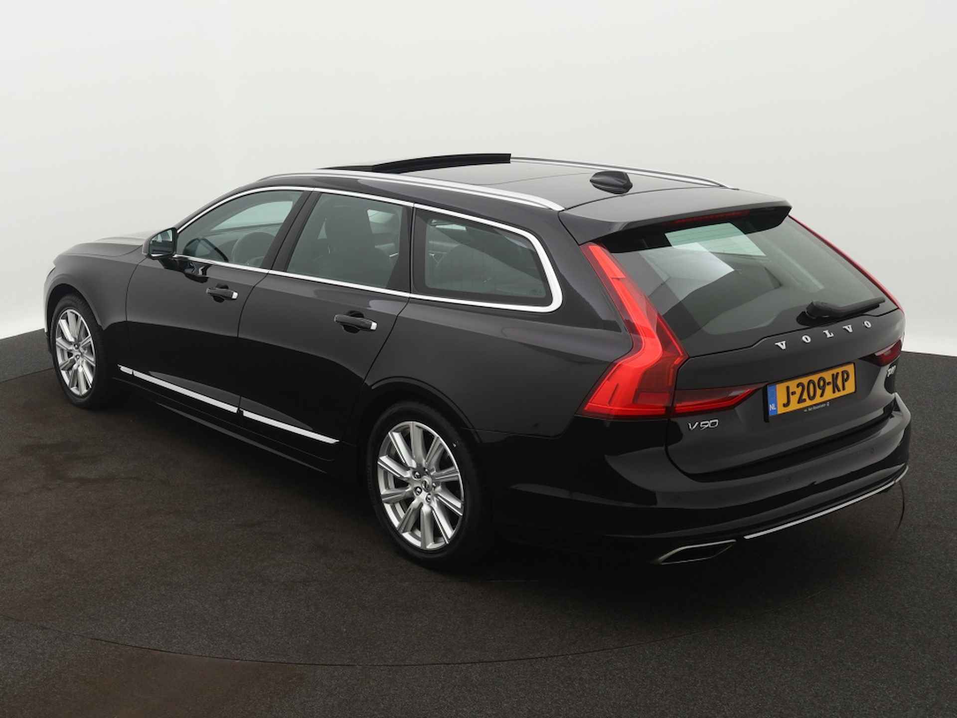 Volvo V90 2.0 T4 Business Luxury + - 3/41