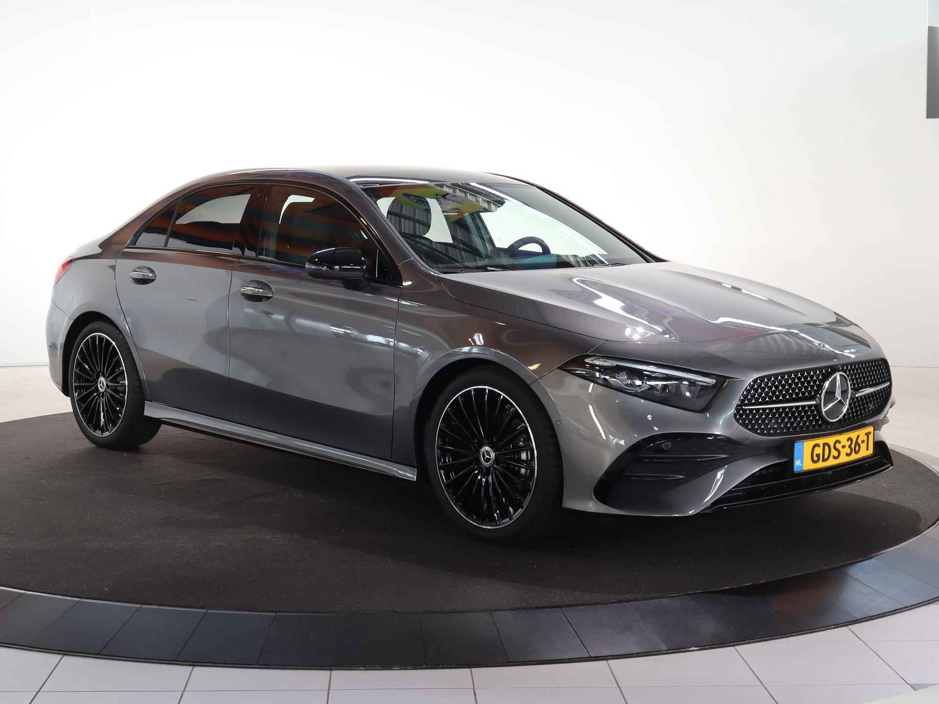 Mercedes-Benz A-klasse Limousine 180 Star Edition AMG Line  | Panorama-schuifdak | 19" AMG-velgen | Nightpakket | Sfeerverlichting | Stoelverwarming | Achteruitrijcamera | - 20/22