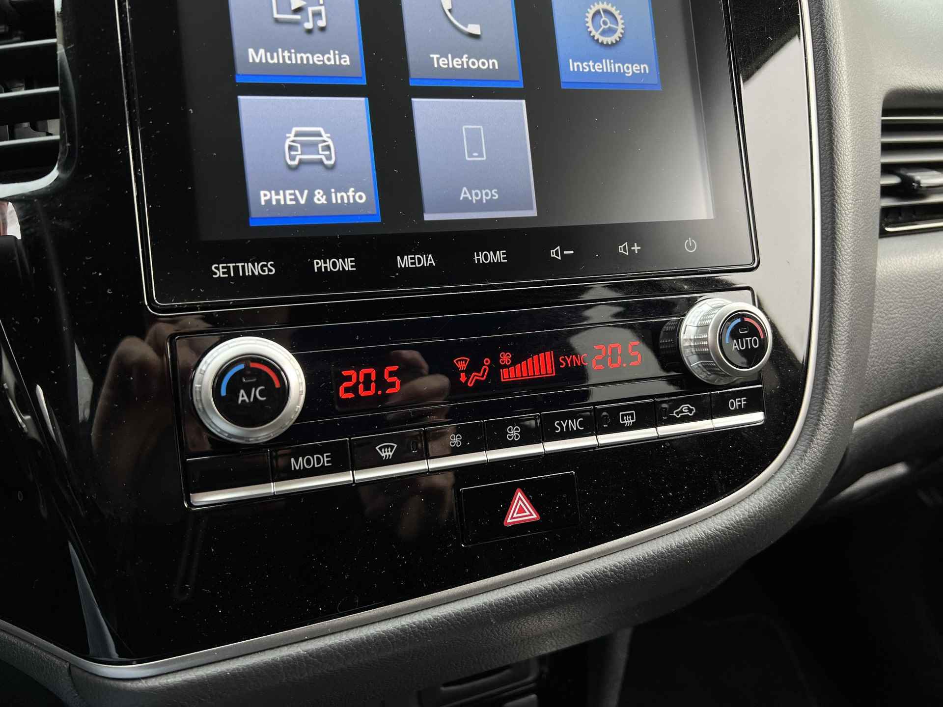 Mitsubishi Outlander 2.4 PHEV Pure+ | Carplay | Stoelverwarming | - 13/31