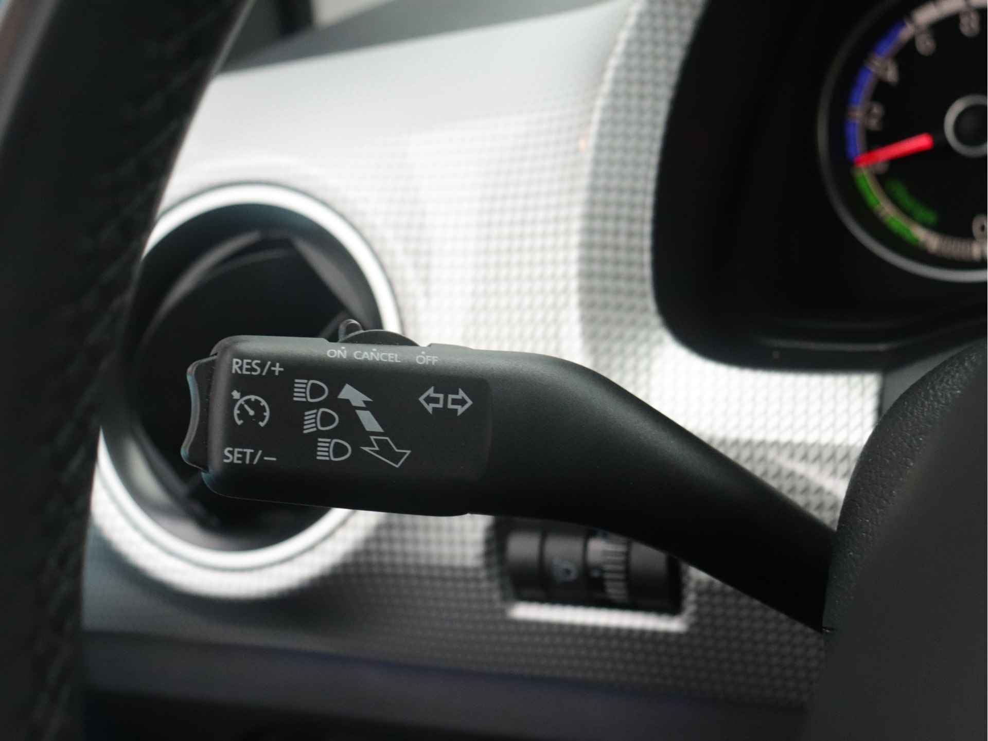 Volkswagen e-Up! | Camera | Climate Control | Cruise Control | Parkeersensoren achter | LM Velgen | - 13/33