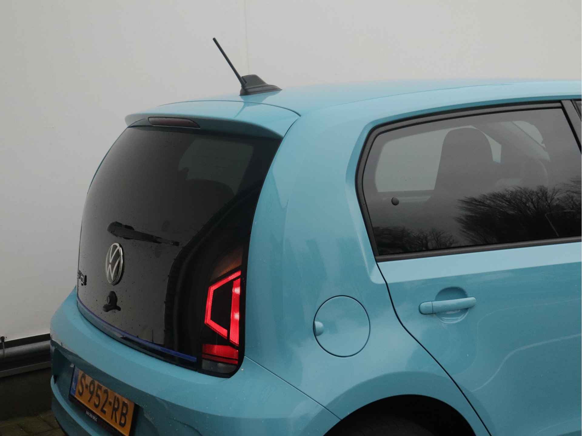 Volkswagen e-Up! | Camera | Climate Control | Cruise Control | Parkeersensoren achter | LM Velgen | - 18/33