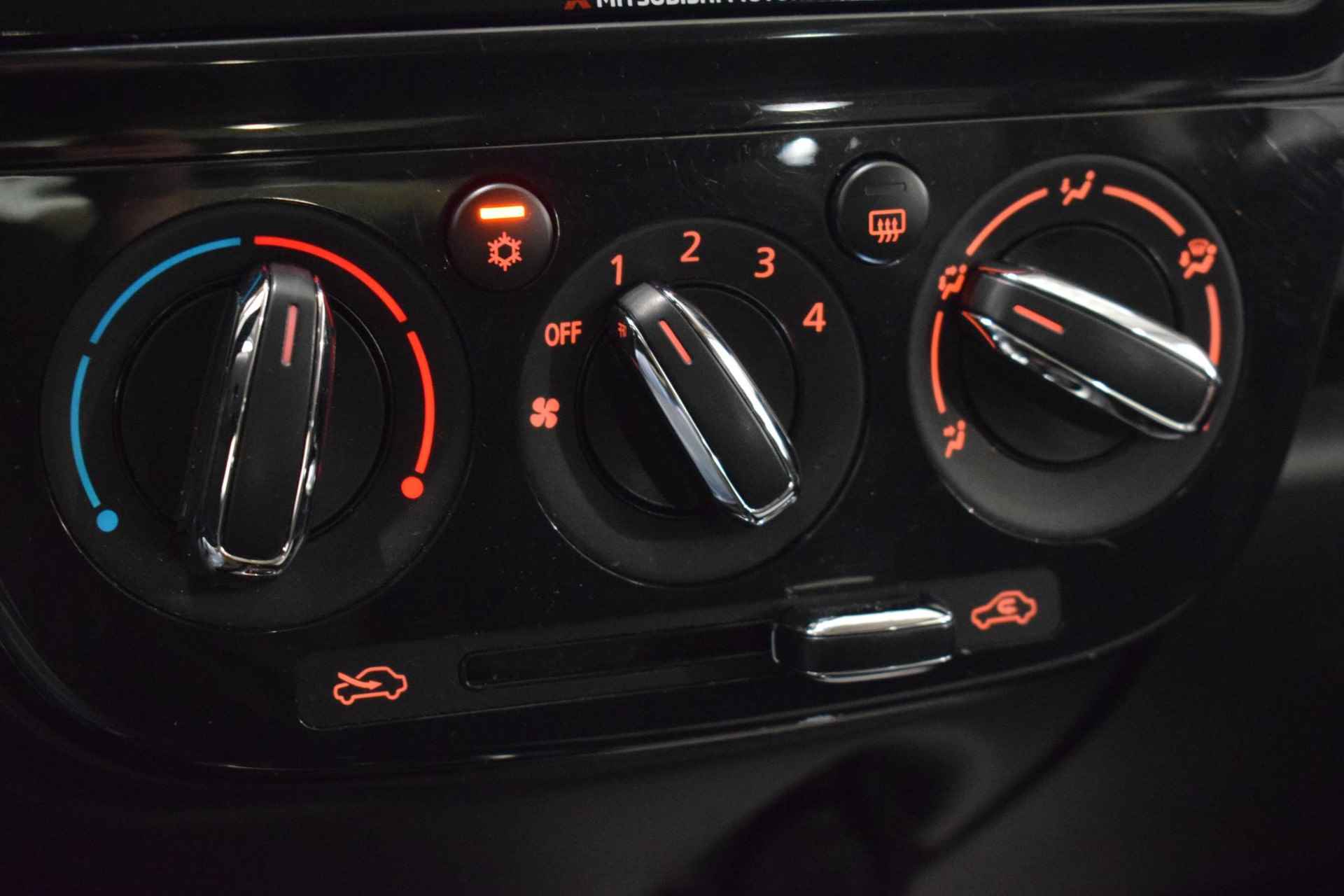Mitsubishi Space Star 1.0 Active | Navigatie | Cruise control | Apple Carplay/Android auto | Elektrische ramen | Elektrische zijspiegels | Automatische regen/licht sensor | - 25/36