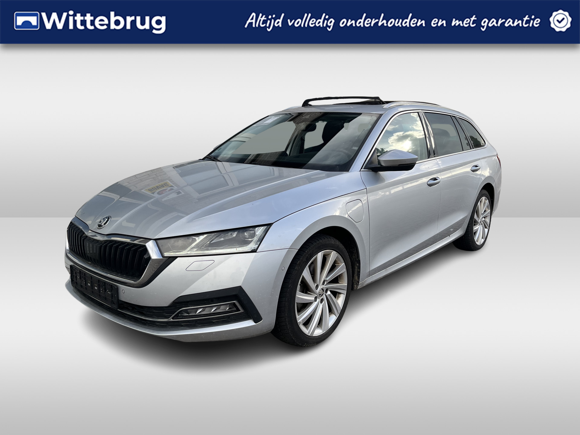 Škoda Octavia Combi 1.4 TSI iV PHEV Style / AUTOMAAT/ PANO/ CAMERA/ PARK. SENSOREN/ MATRIX/ DODE HOEK/ MEMORY SEATS/ KEYLESS/ STOEL VERWARM. V EN A/ STUUR VERWARM./ APP CONNECT/ ADAPT. CRUISE/ NAVI/ CLIMA/ DAB/ 18" LMV/