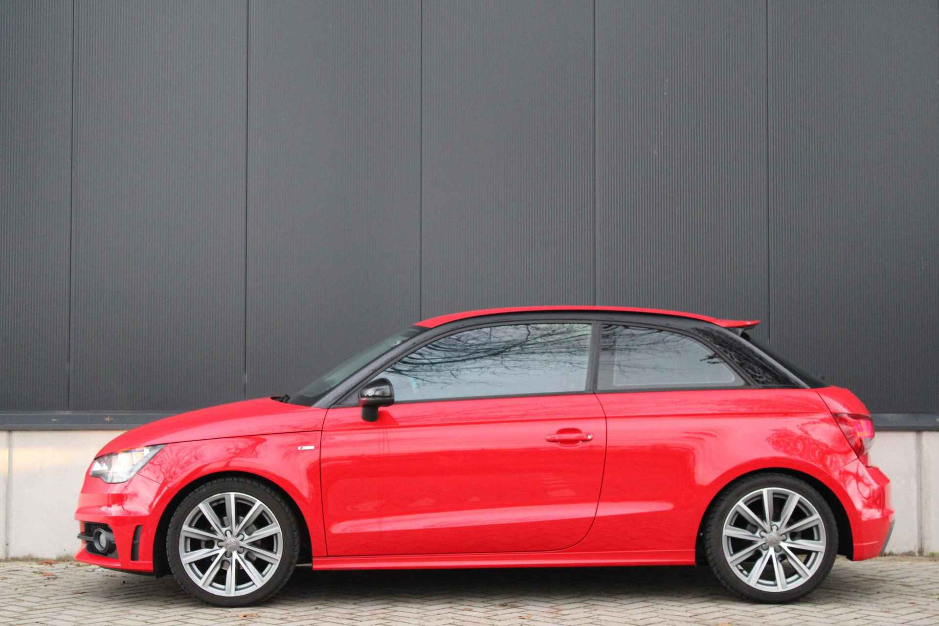 Audi A1 Limousine 1.2 TFSI Admired | S-Line | Armsteun | 17" LM | NL Auto | Dealer onderhouden | Navi | NAP | - 2/19