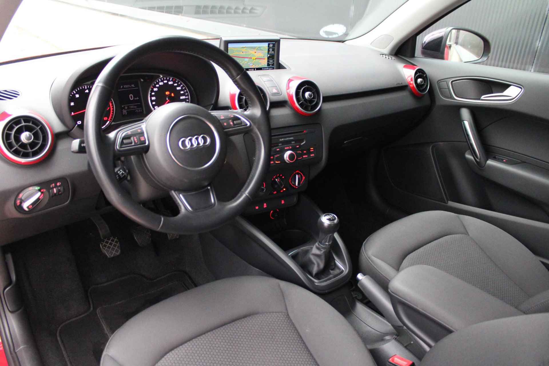 Audi A1 Limousine 1.2 TFSI Admired | S-Line | Armsteun | 17" LM | NL Auto | Dealer onderhouden | Navi | NAP | - 8/19