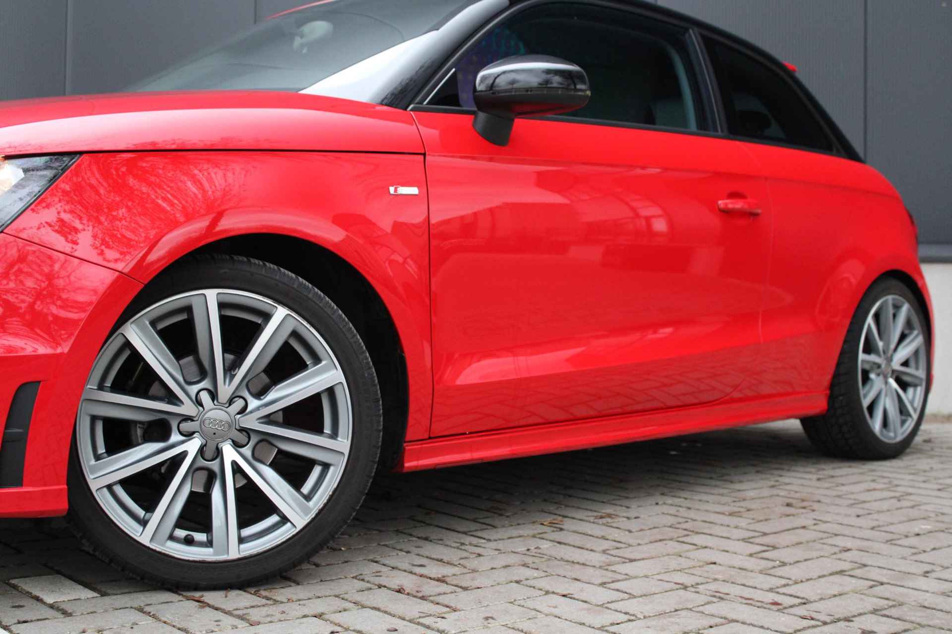 Audi A1 Limousine 1.2 TFSI Admired | S-Line | Armsteun | 17" LM | NL Auto | Dealer onderhouden | Navi | NAP | - 16/19