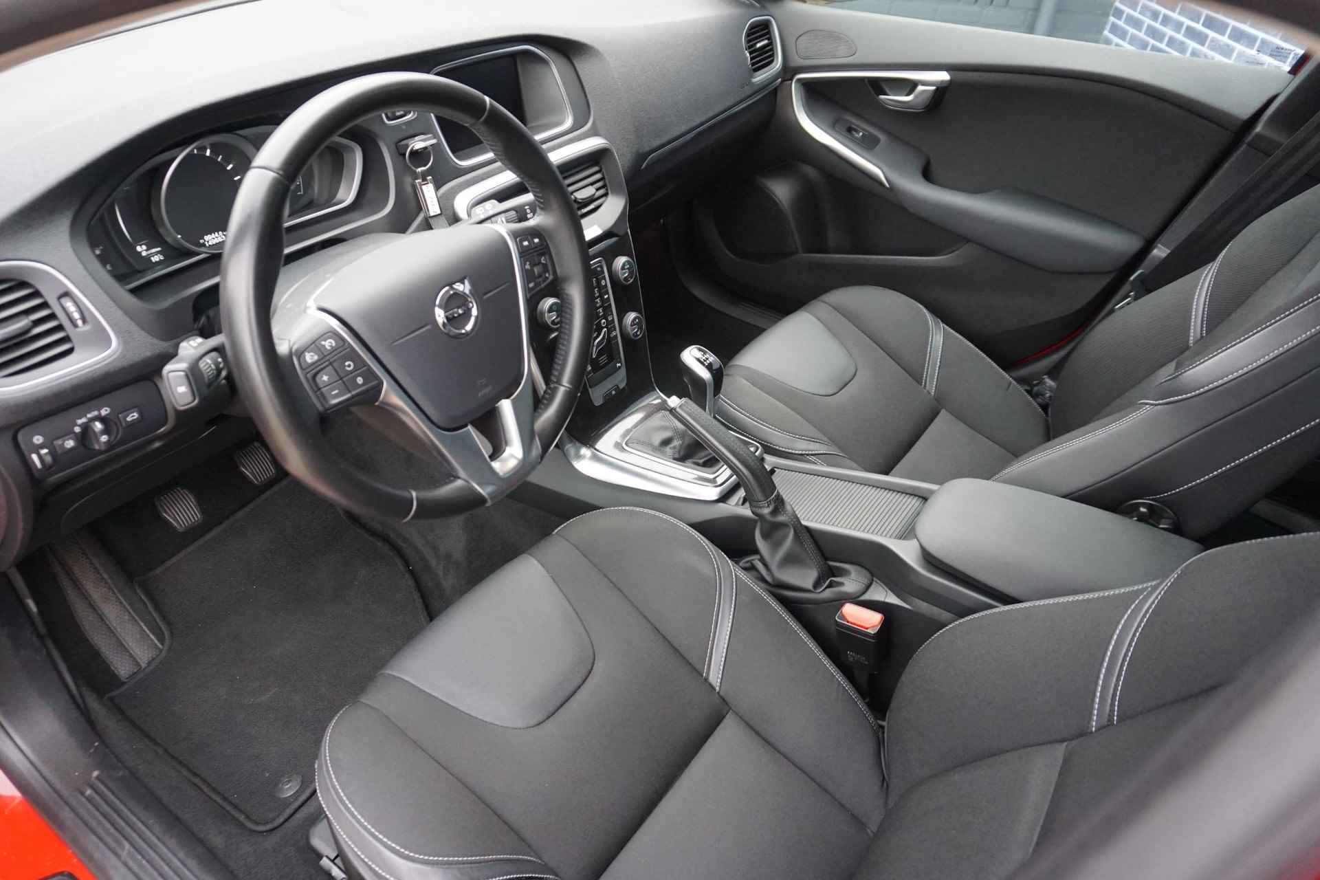 Volvo V40 T2 Nordic+ | Nieuw Binnen | Full Led | Standkachel | Stoelverwarming | Verwarmbare voorruit | Styling Pack | - 5/16