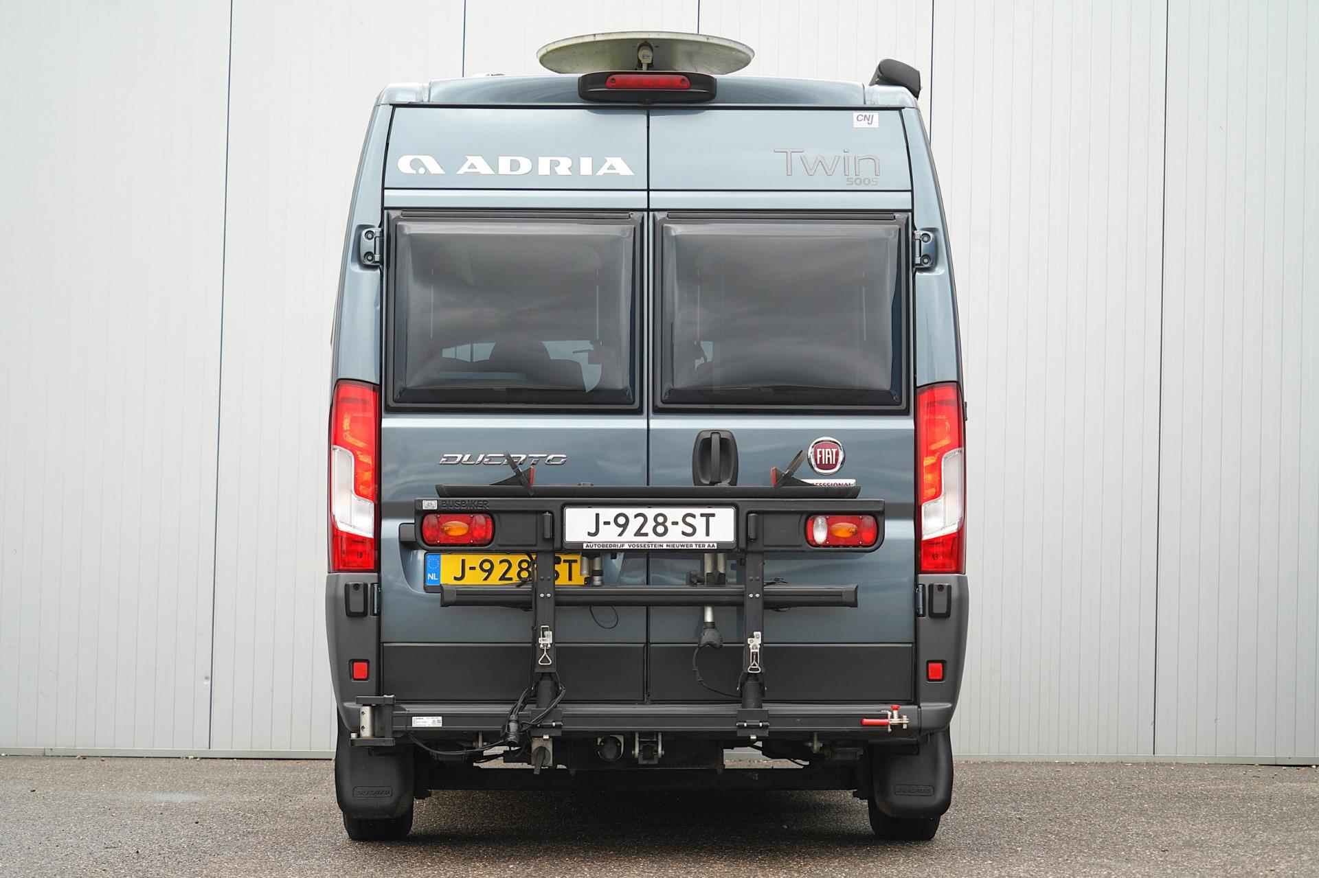 Adria TWIN 500 S / Automaat / Fietsendrager / Afn. Trekhaak / Toilet / Douche / Luchtvering / Camera - 47/61