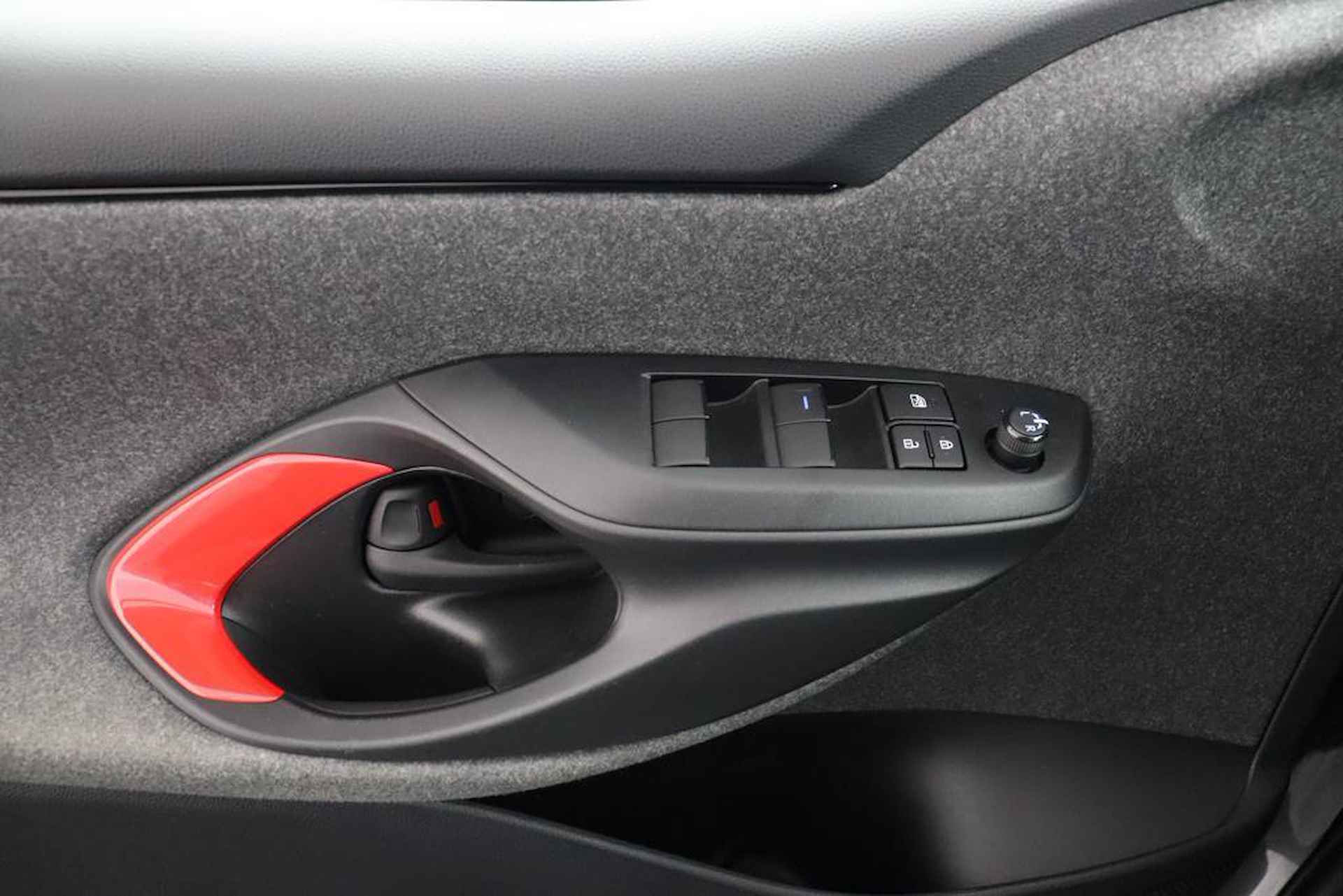 Toyota Yaris 1.5 Hybrid Tokyo Spirit | Navigatie | Climate-Control | Apple Carplay/Android Auto | - 28/48