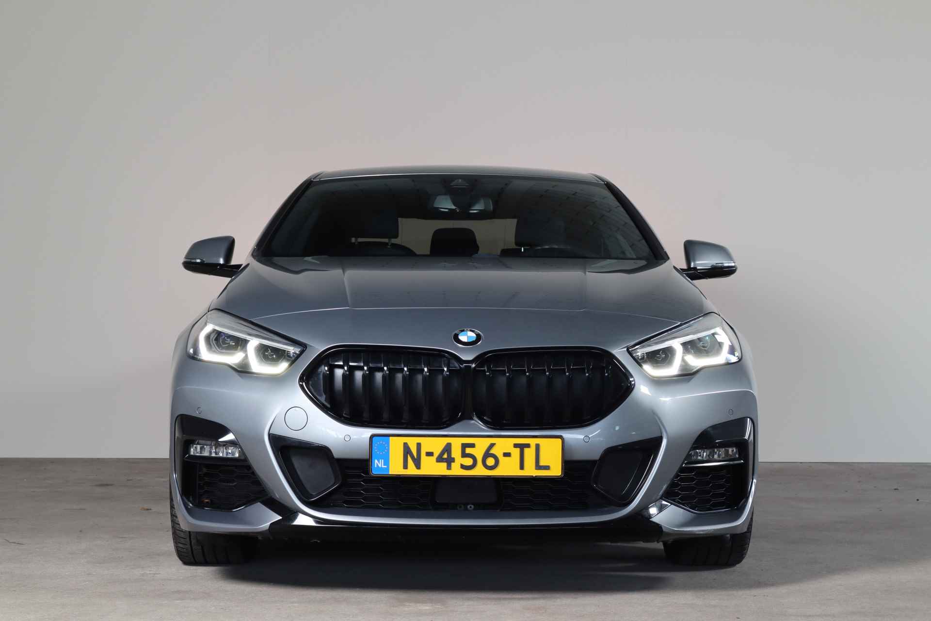 BMW 2 Serie Gran Coupé 218i Business Edition M-Sport NL-Auto!! 19'' LM I Nav -- BEVRIJDINGSDAG GEOPEND VAN 11.00 T/M 15.00 UUR -- - 4/37