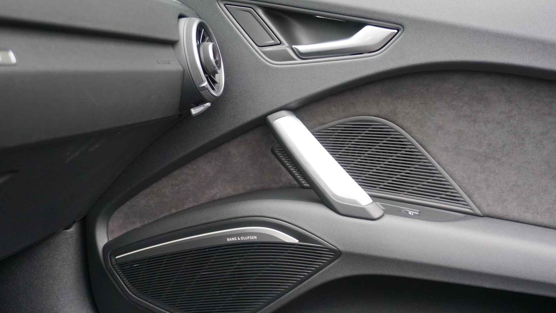 Audi TT Roadster 1.8 TFSI 180pk 2x S-Line B&O Virtual Cockpit Alcantara/Leder Drive Select LED 18inch LM *Nano Grey* Complete TT - 31/64