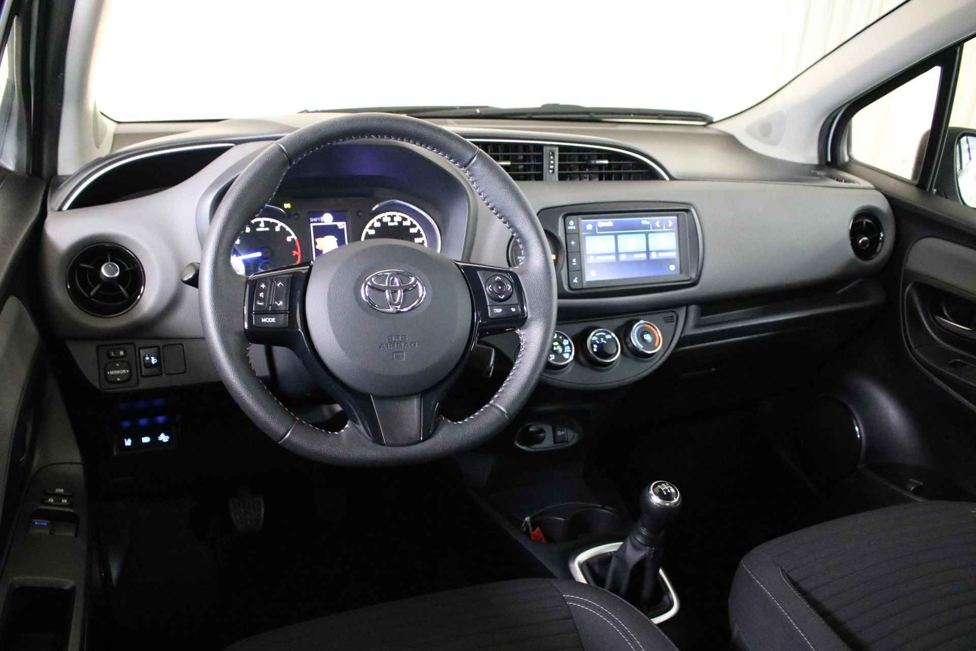Toyota Yaris 1.0 VVT-i Connect AIRCO | CAMERA | APPLE CARPLAY | LICHTMETAAL | ELEK. RAMEN | - 14/38