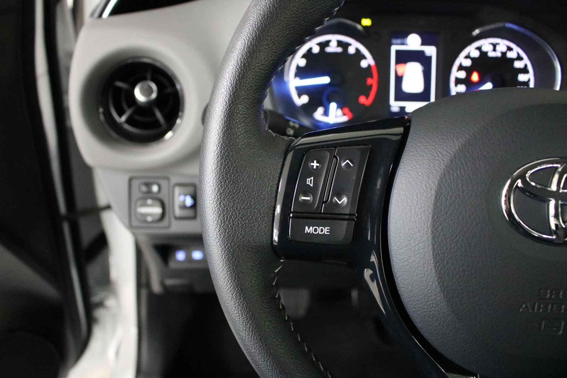 Toyota Yaris 1.0 VVT-i Connect AIRCO | CAMERA | APPLE CARPLAY | LICHTMETAAL | ELEK. RAMEN | - 20/38