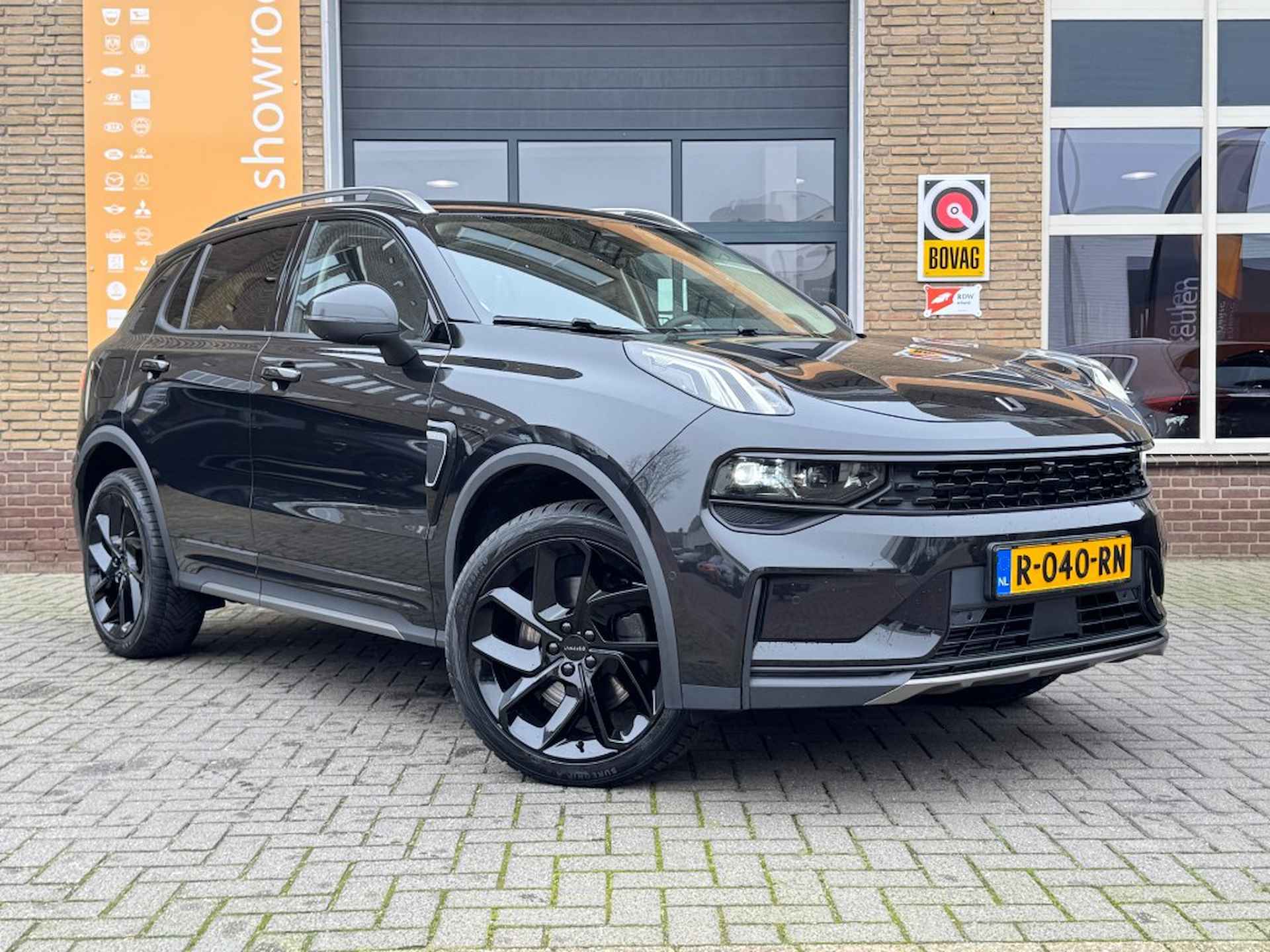 LYNK EN CO 01 1.5 PHEV 261PK BLACK EDITION MJ&#39;22 VOL LEDER/PANO/FULL OPTIONS!! - 50/50