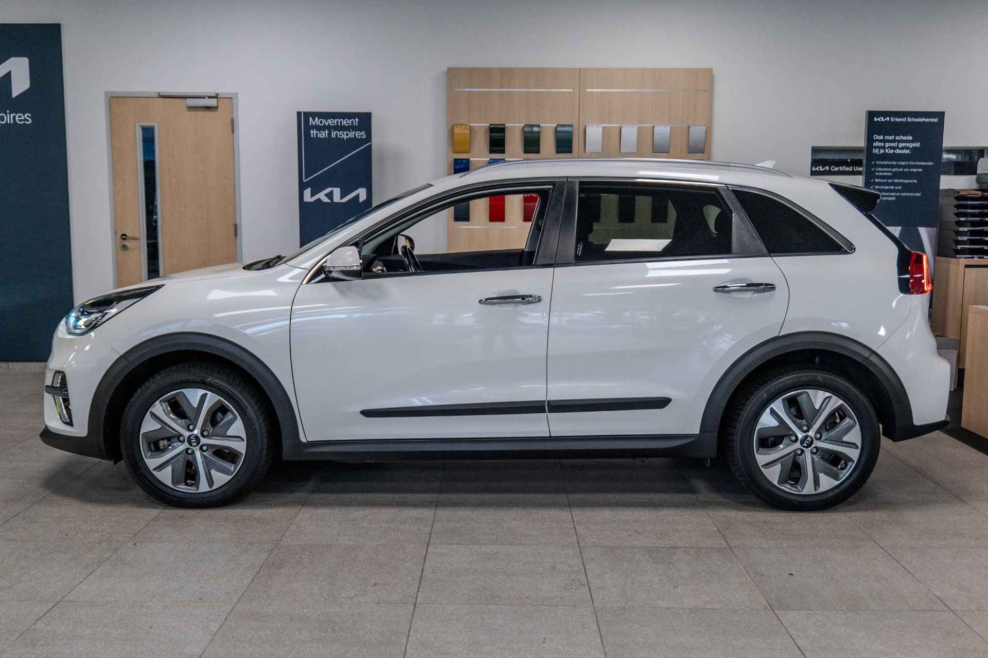 Kia Niro ExecutiveLine 64 kWh | Navi | Camera | Leder+Stoelverw./verkoeling | El. Stoel+mem. | JBL | PDC V+A | LMV 17 inch - 14/21