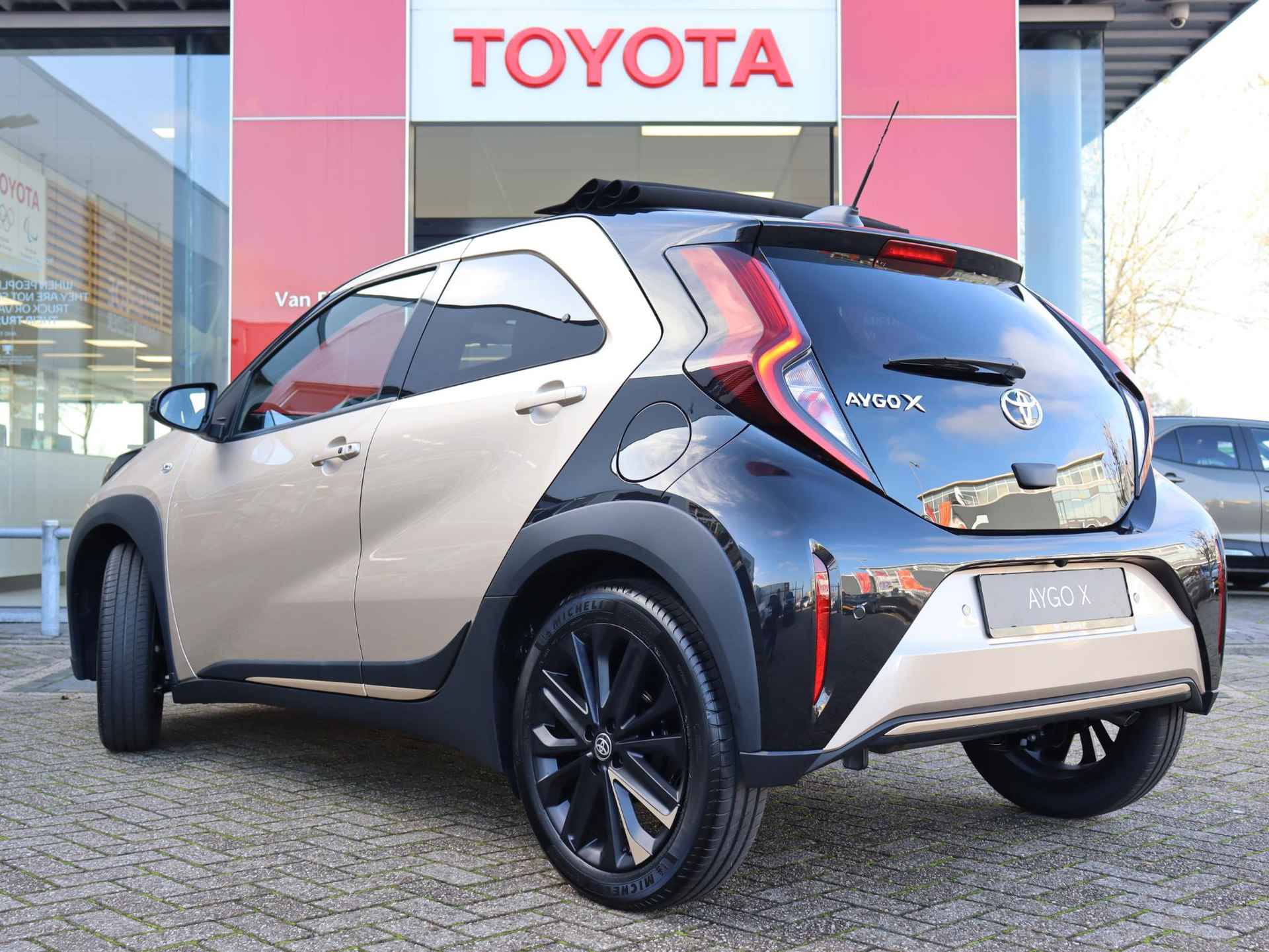 Toyota Aygo X 1.0 VVT-i MT Premium, Cabrio , Nieuw en uit voorraad leverbaar! - 9/40